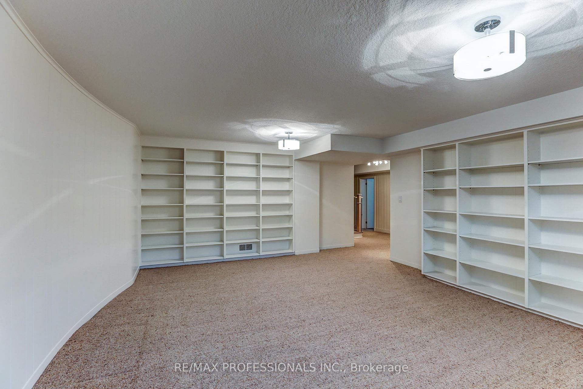23 Ravensbourne Crescent - Detached photo 35 of 44 in Etobicoke (Islington / Rexdale), Ontario