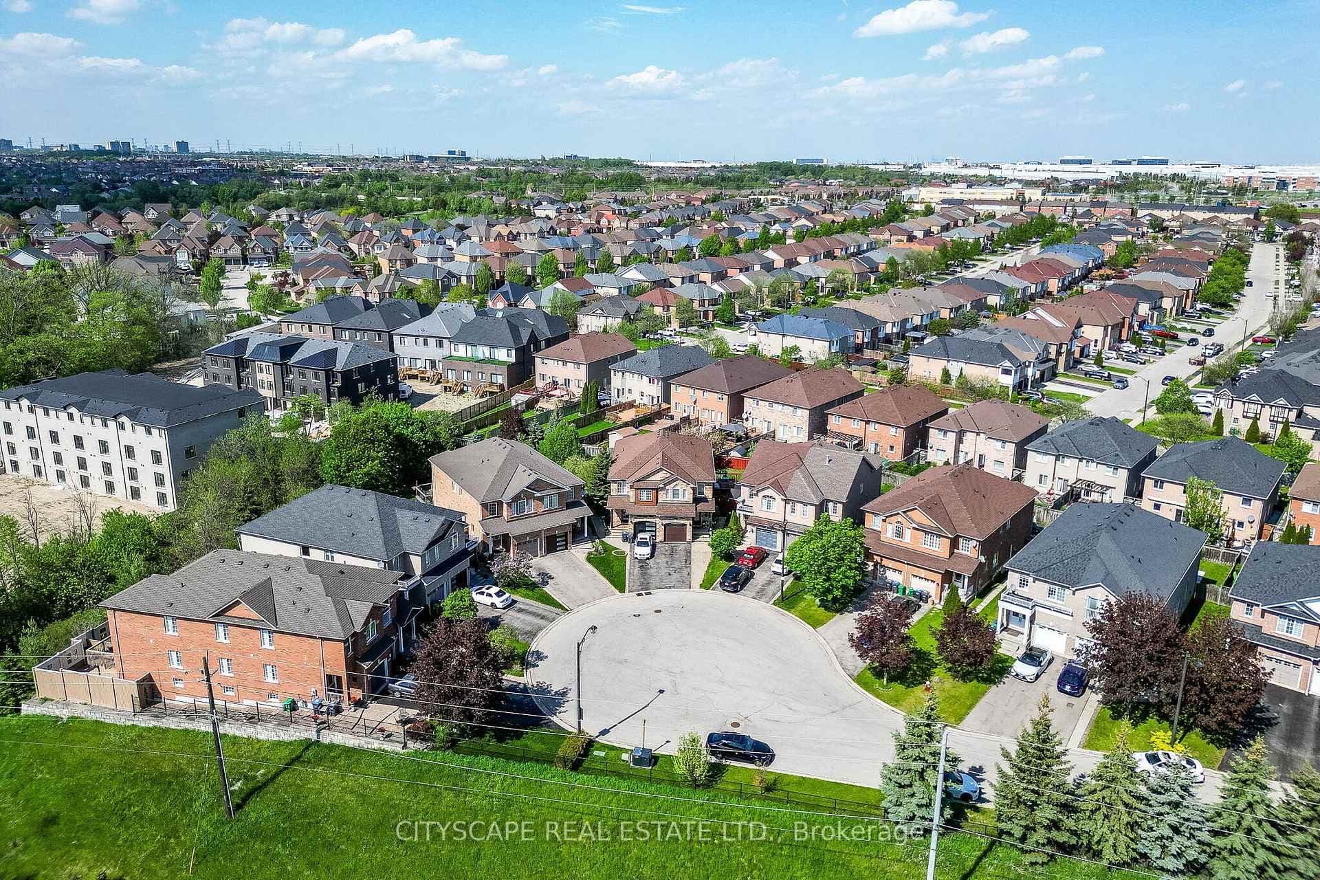 6681 Jazzy Mews - Semi-Detached photo 3 of 50 in Mississauga, Ontario