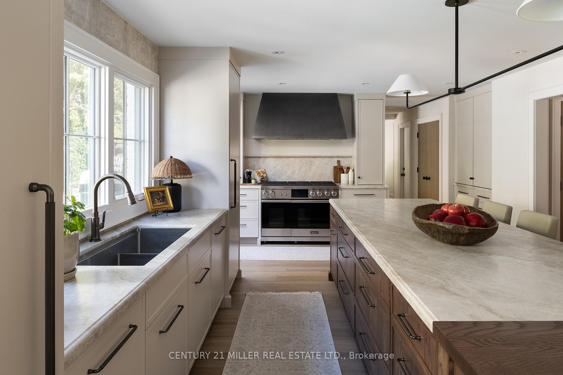 468 Copeland Court - Detached photo 12 of 42 in Oakville, Ontario