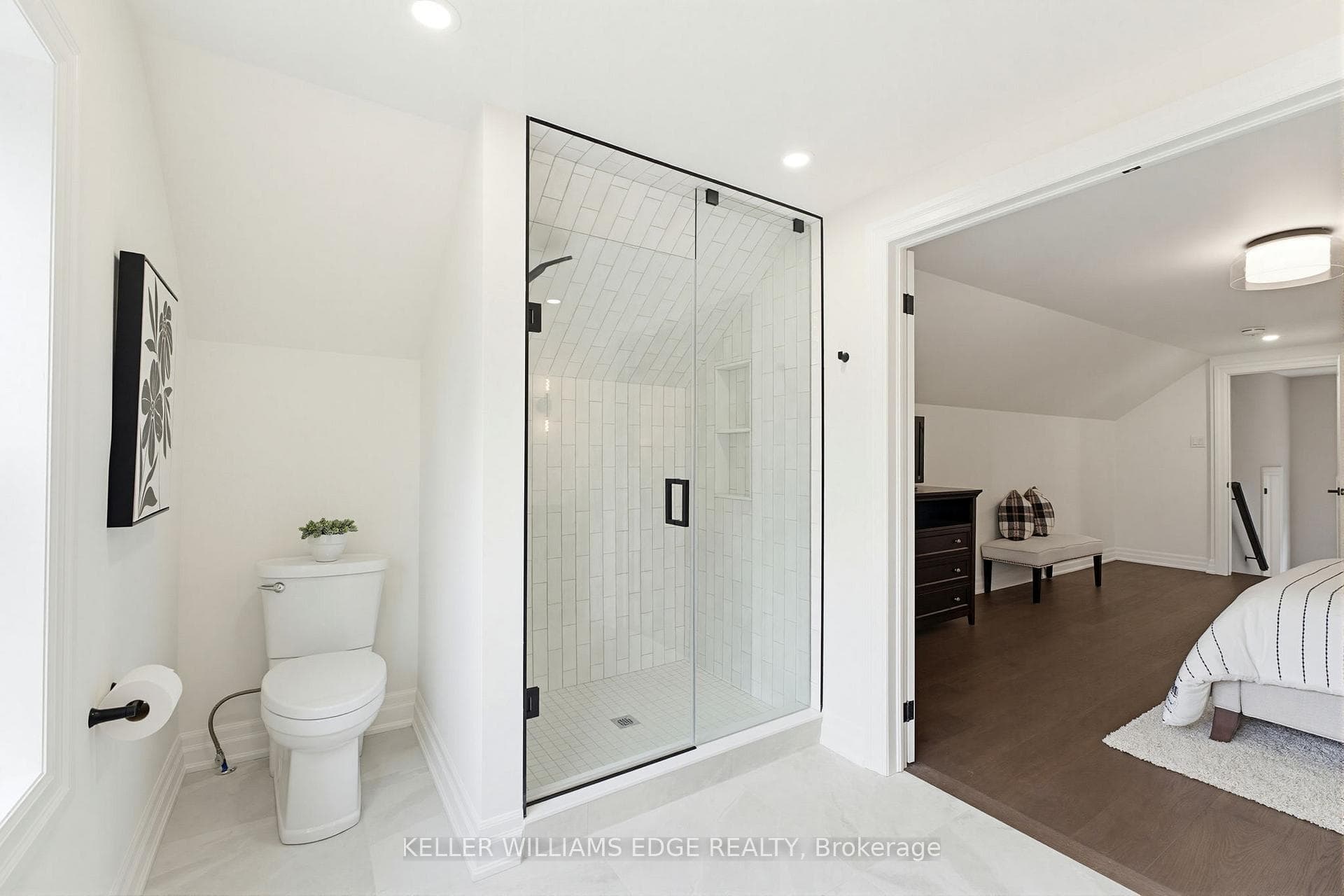 586 Woodland Avenue - Detached photo 16 of 45 in Burlington, Ontario