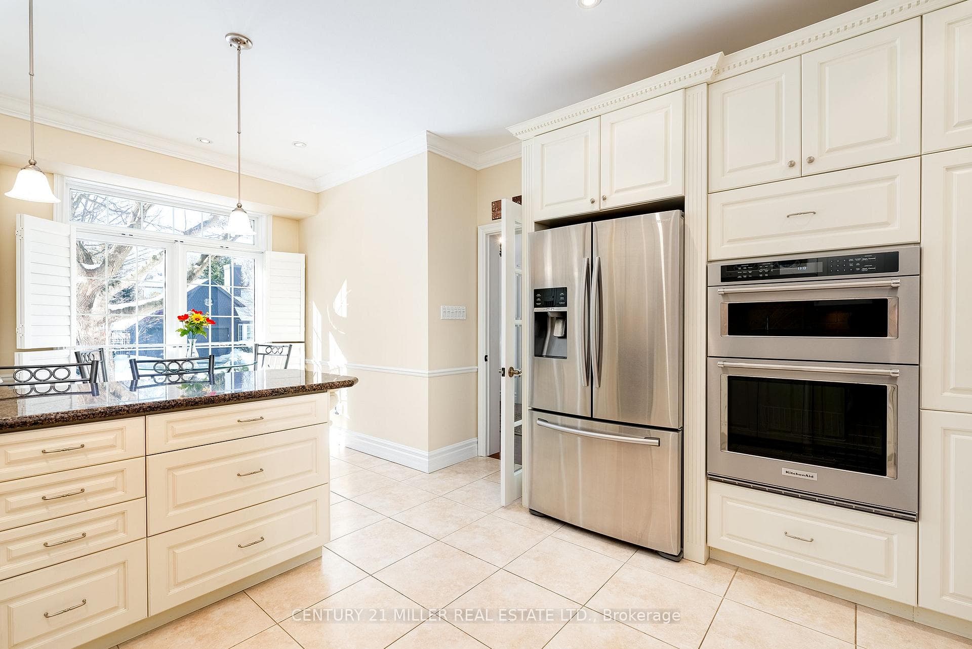 23 Chisholm Street - Townhouse photo 8 of 33 in Oakville, Ontario