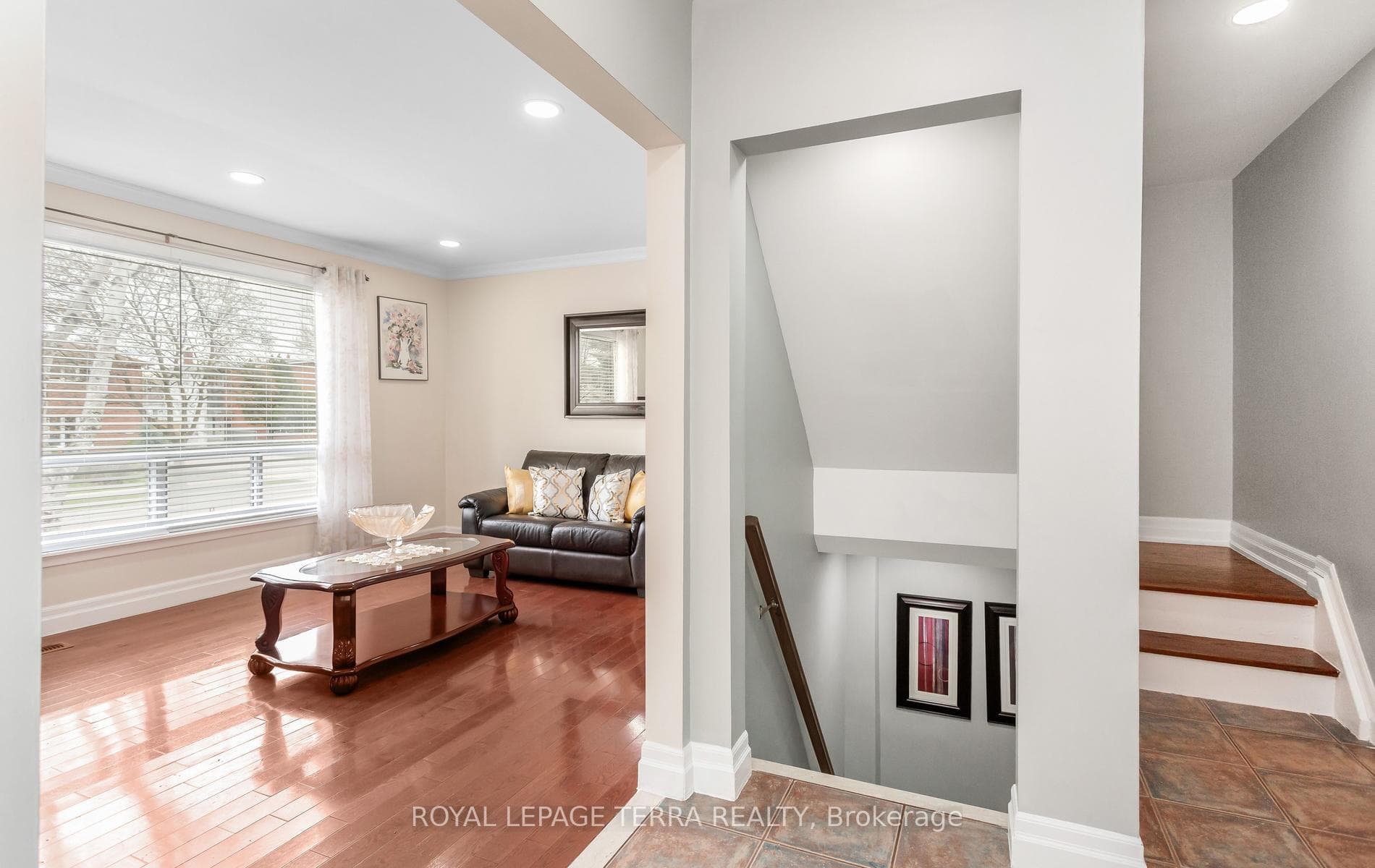 2475 Brookhurst Road - Semi-Detached photo 6 of 44 in Mississauga, Ontario