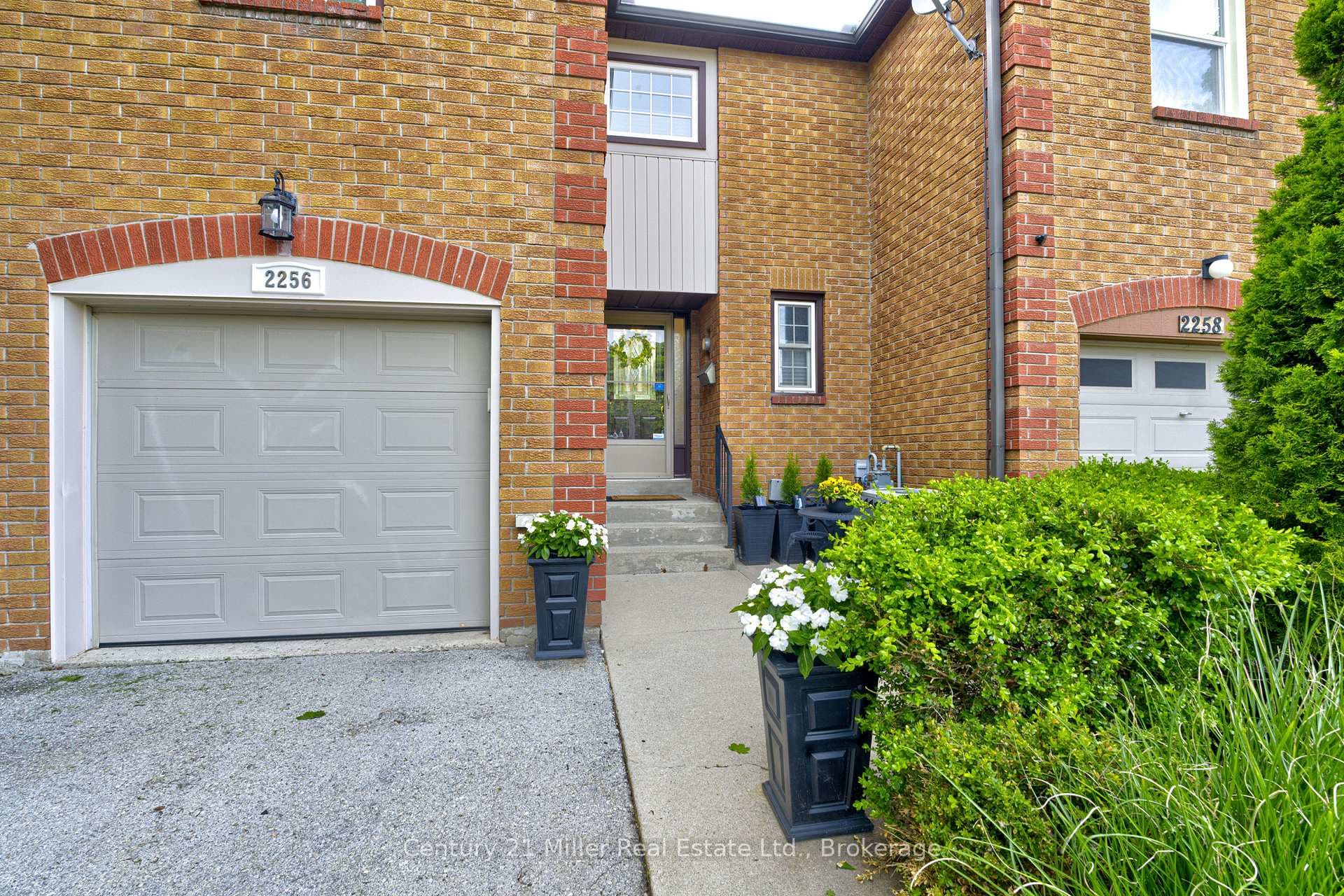 2256 MARGOT Street - Townhouse photo 2 of 46 in Oakville, Ontario