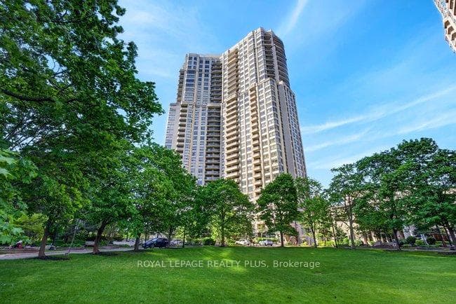 35 Kingsbridge Garden Circle Unit TPH4 - Condo photo 1 of 50 in Mississauga, Ontario
