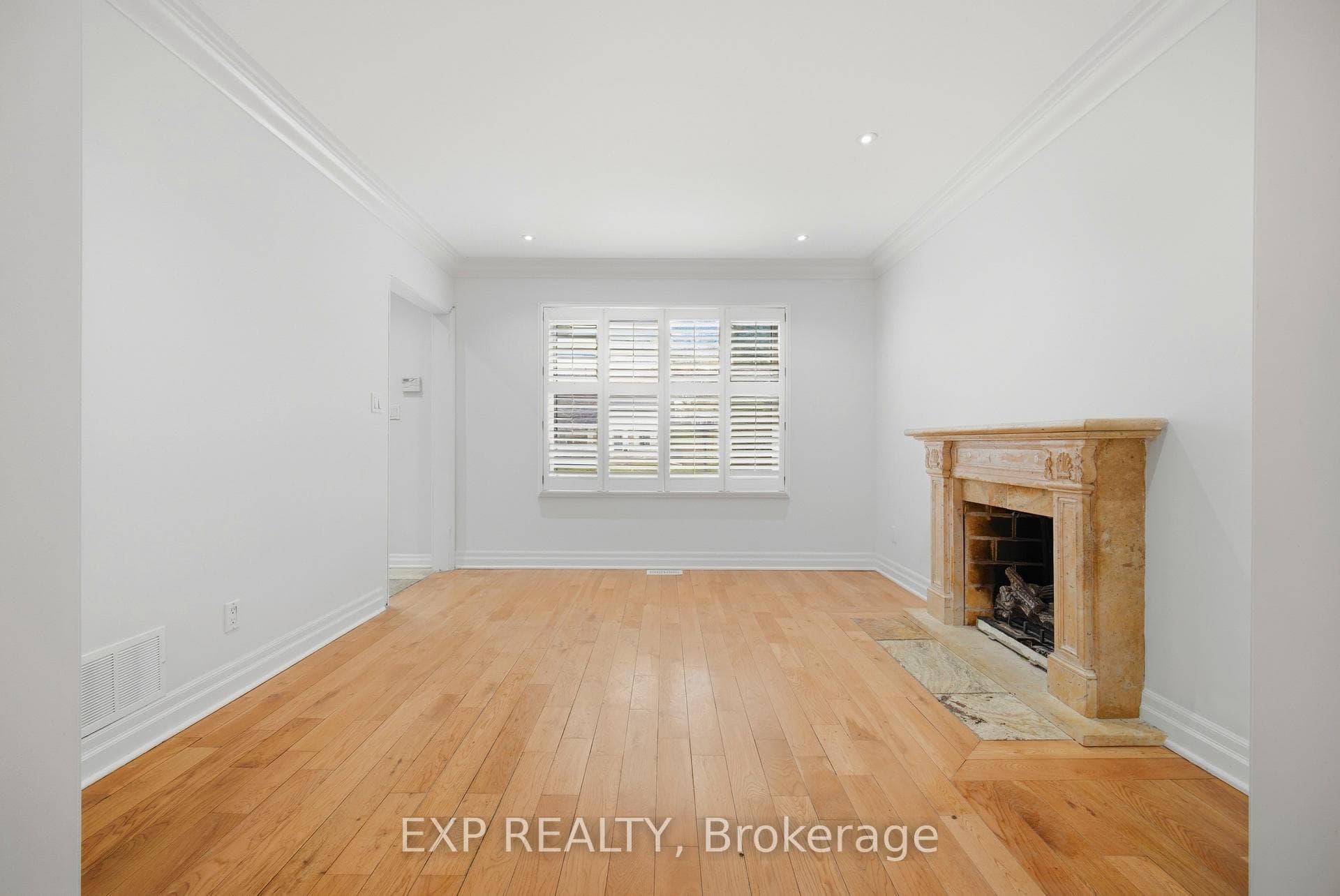 2065 Westfield Drive - Detached photo 8 of 50 in Mississauga, Ontario
