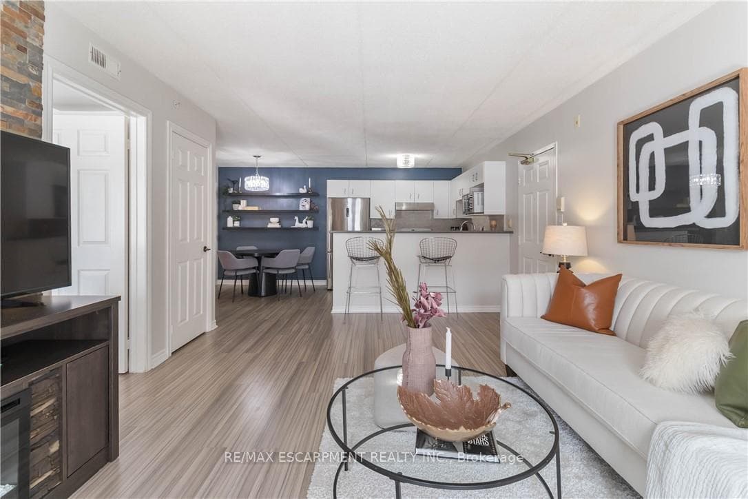 4015 Kilmer Drive Unit 110 - Condo photo 7 of 34 in Burlington, Ontario