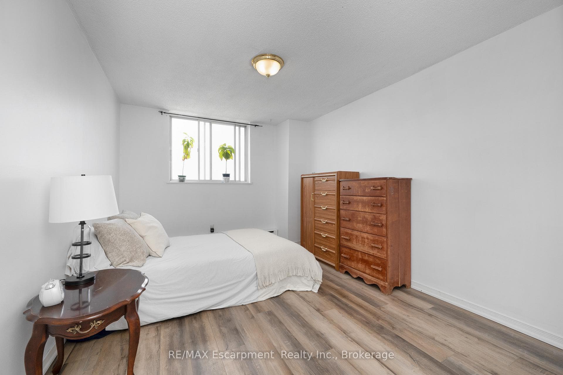 975 WARWICK Court Unit 1501 - Condo photo 13 of 30 in Burlington, Ontario