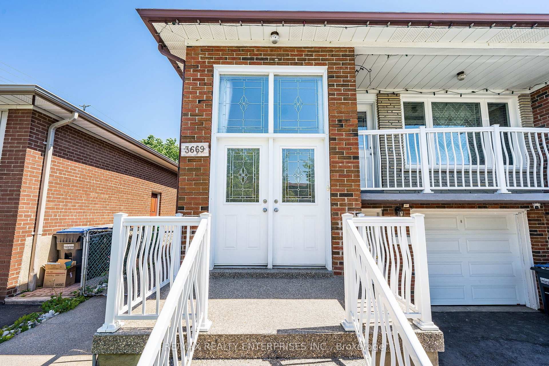 3669 Molly Avenue - Semi-Detached photo 2 of 42 in Mississauga, Ontario