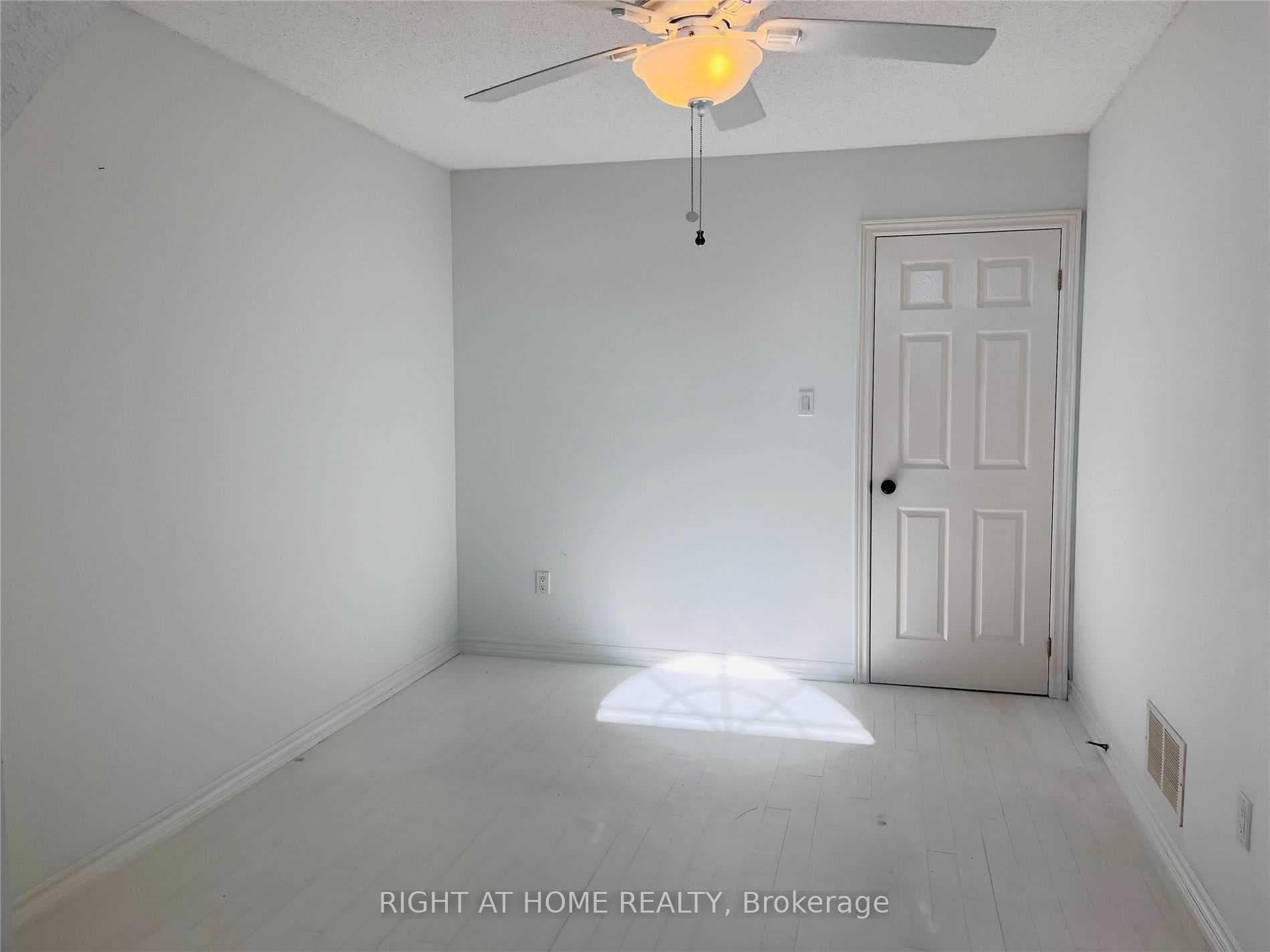 2471 Felhaber Crescent - Semi-Detached photo 21 of 23 in Oakville, Ontario
