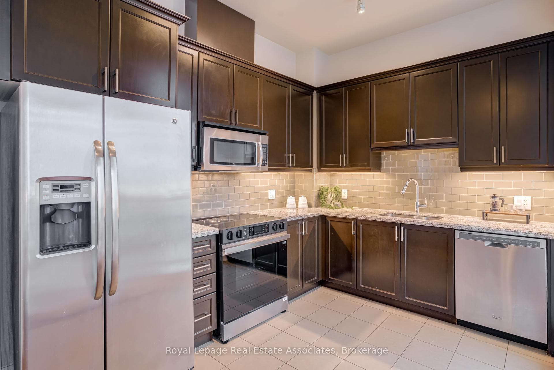 2470 Prince Michael Drive Unit 712 - Condo photo 18 of 49 in Oakville, Ontario