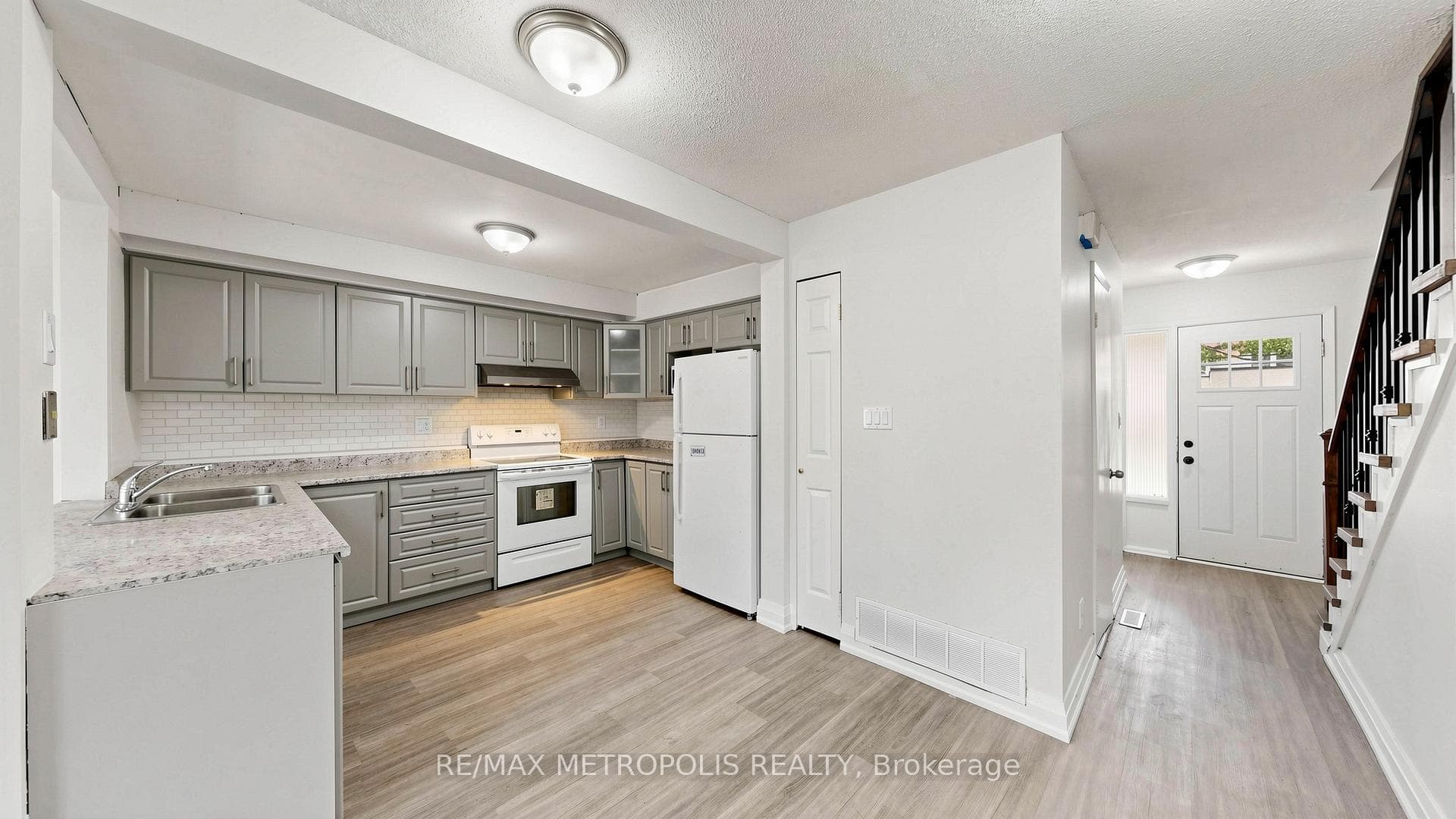 11 Livonia Place Unit 18 - Condo photo 11 of 50 in Scarborough (West Hill / Highland Creek), Ontario