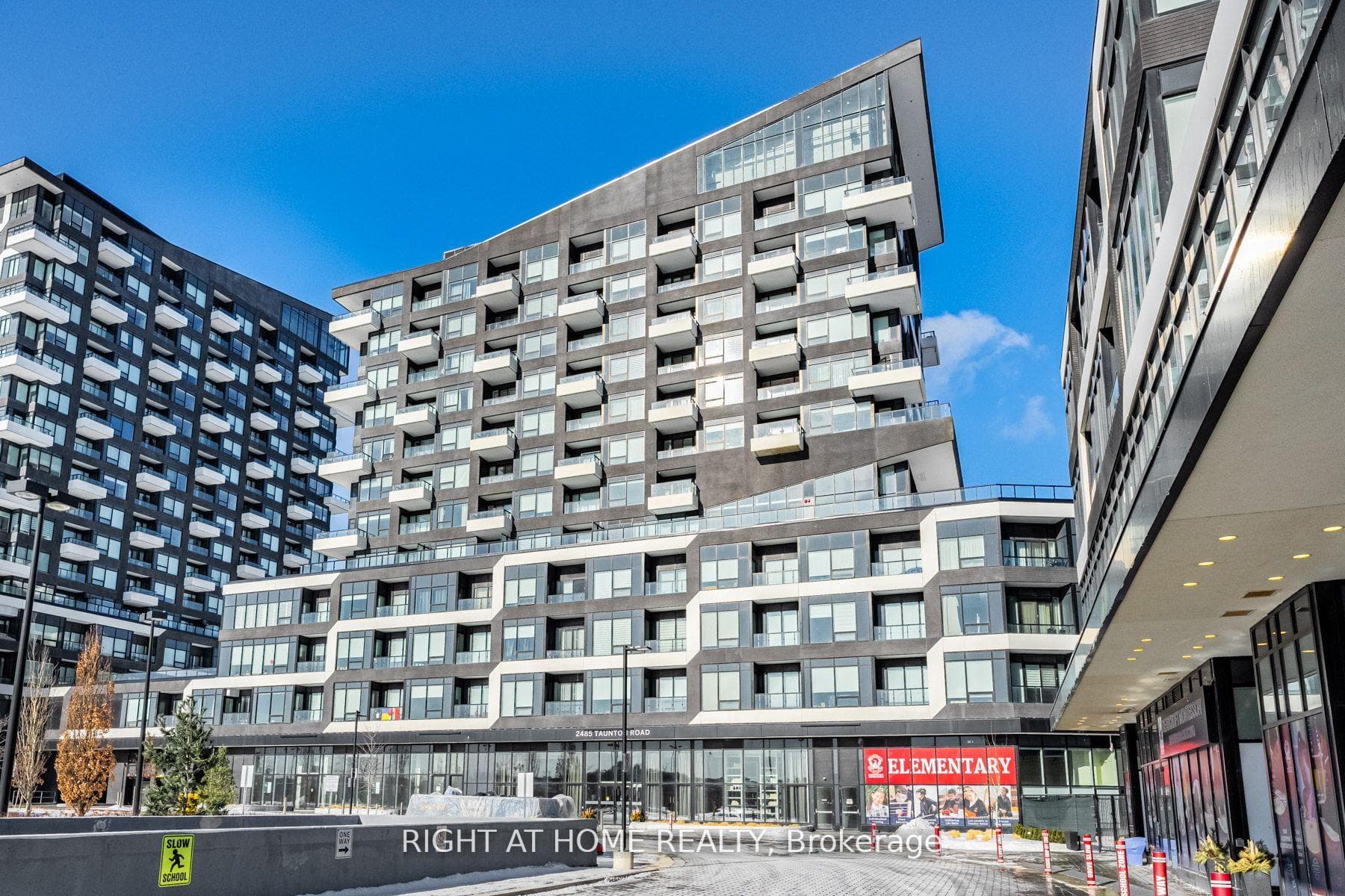 2485 Taunton Road Unit 451 - Condo photo 1 of 27 in Oakville, Ontario