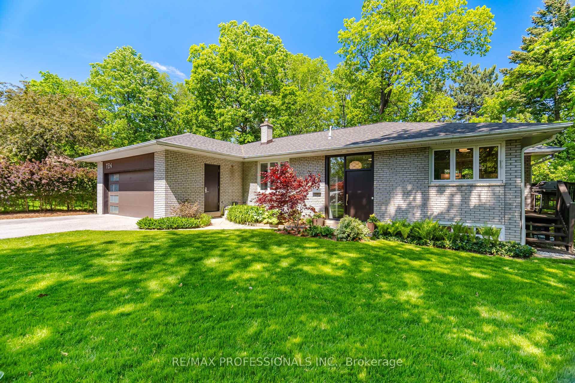 10 Cosway Court - Detached photo 1 of 46 in Etobicoke (Islington / Rexdale), Ontario