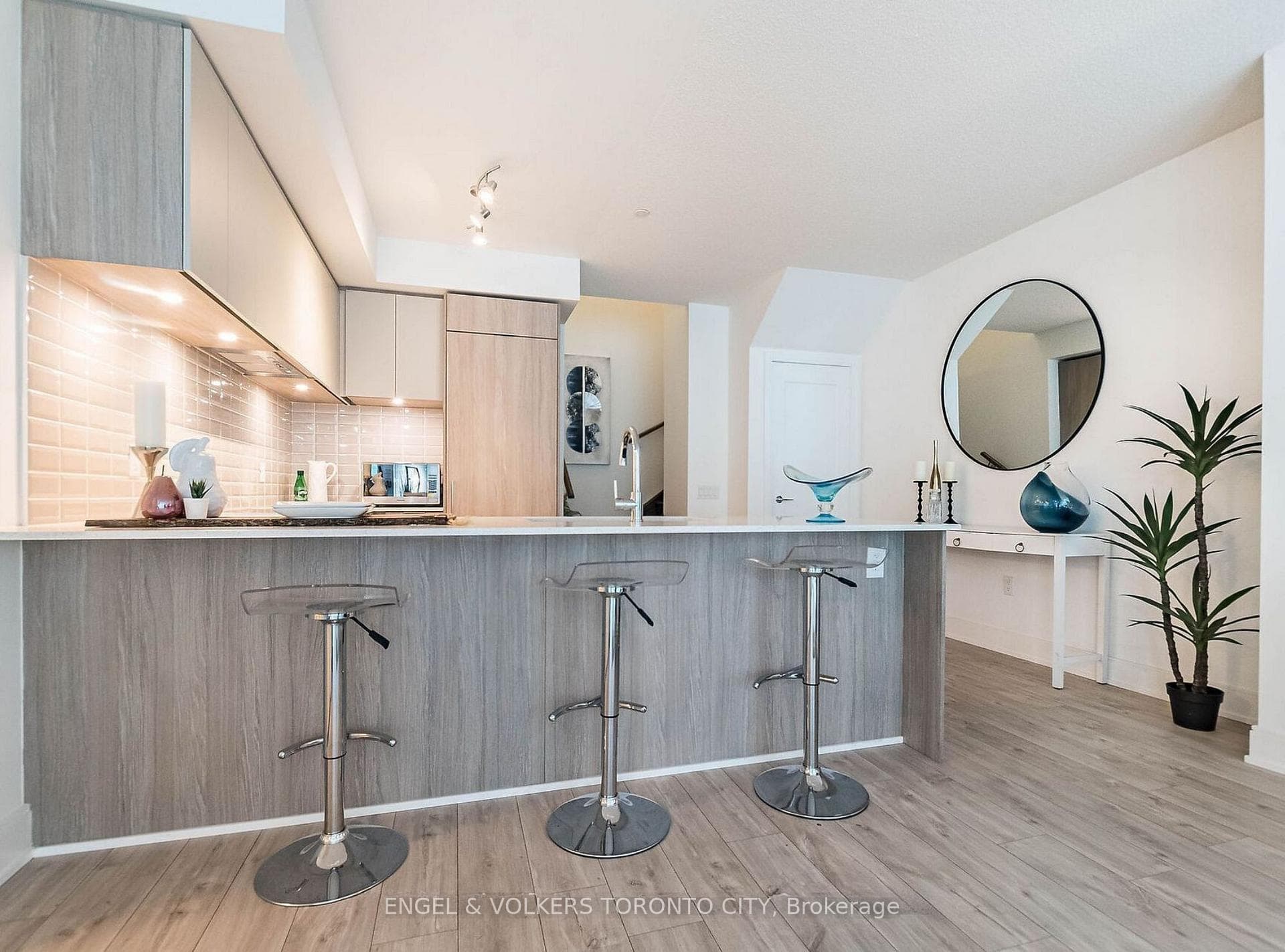 70 Annie Craig Drive Unit TH104 - Condo photo 6 of 22 in Liberty Village / Parkdale / South Parkdale, Ontario