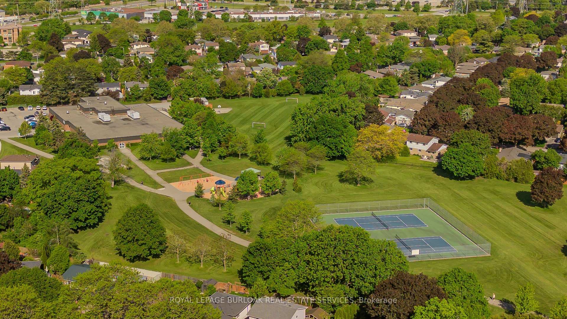 3118 Centennial Drive - Detached photo 2 of 39 in Burlington, Ontario