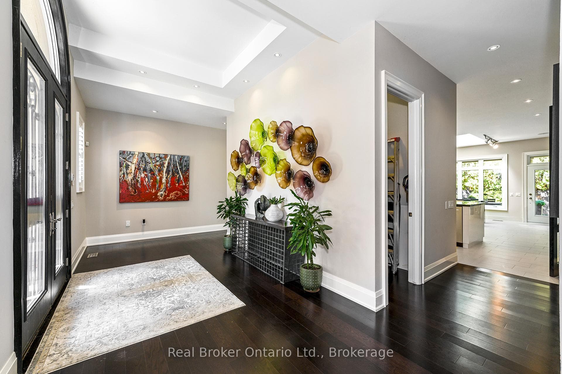 4507 Lakeshore Road - Detached photo 4 of 50 in Burlington, Ontario