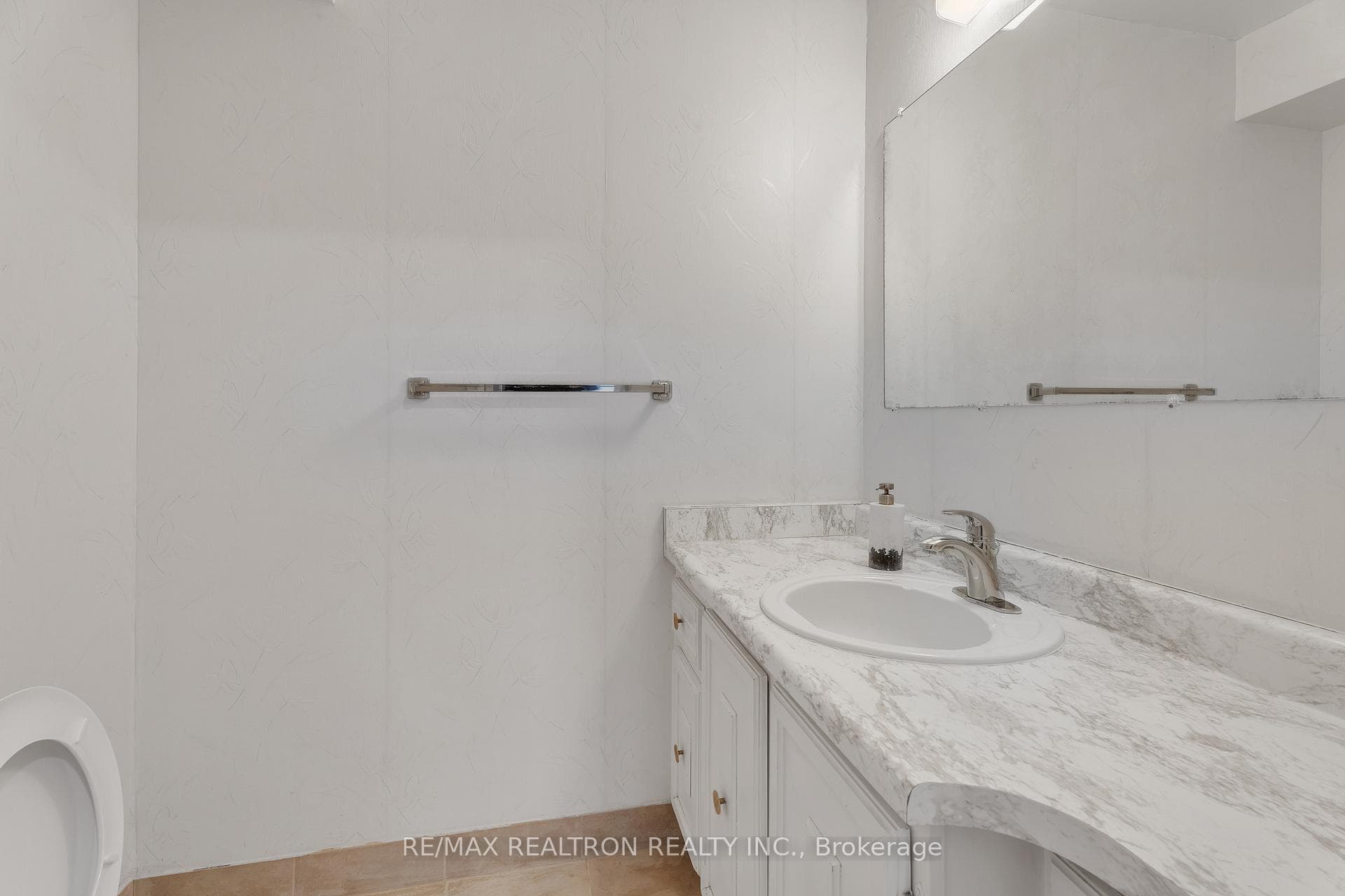 47 Robinter Drive - Detached photo 43 of 48 in Willowdale / Newtonbrook, Ontario