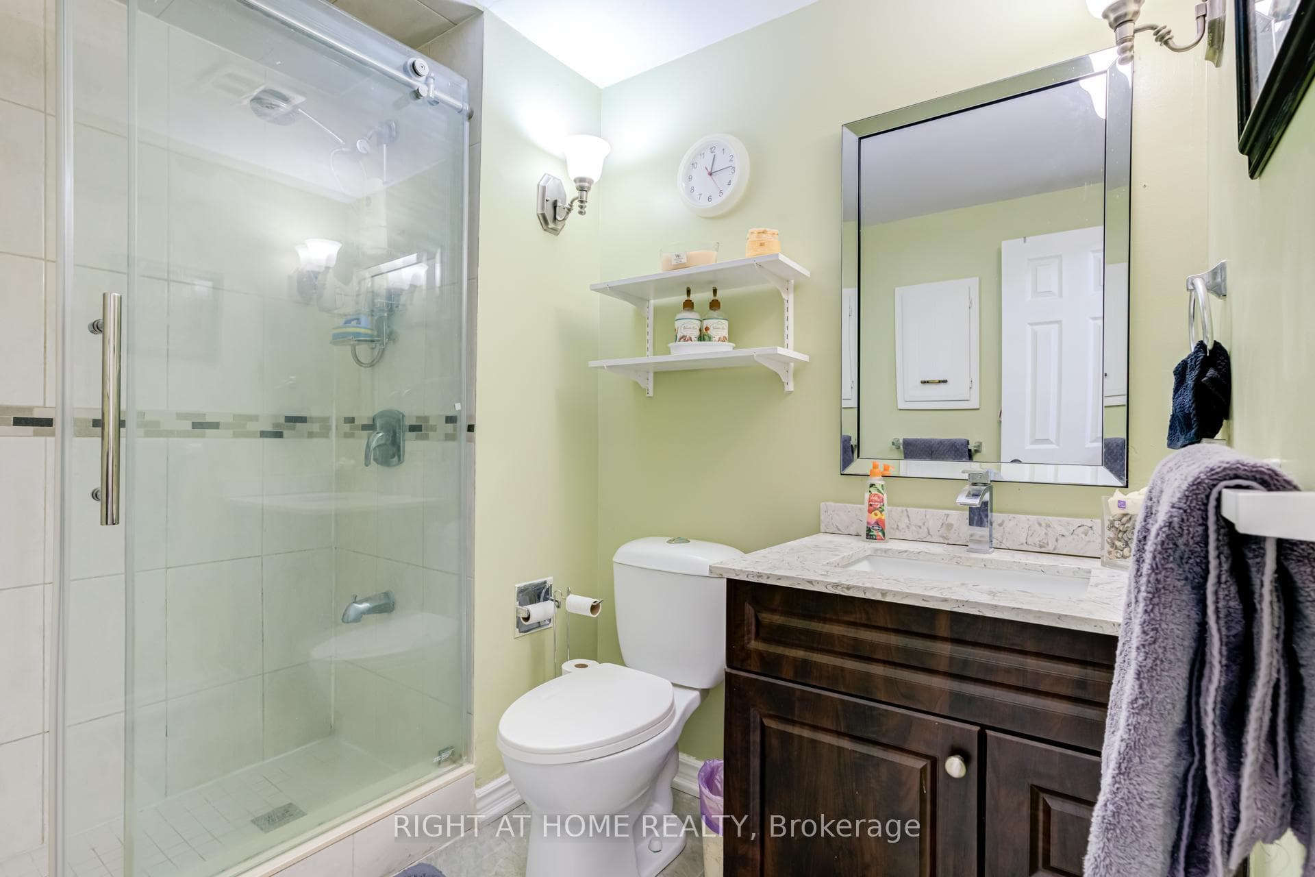 40 Salisbury Circle - Semi-Detached photo 21 of 50 in Brampton, Ontario