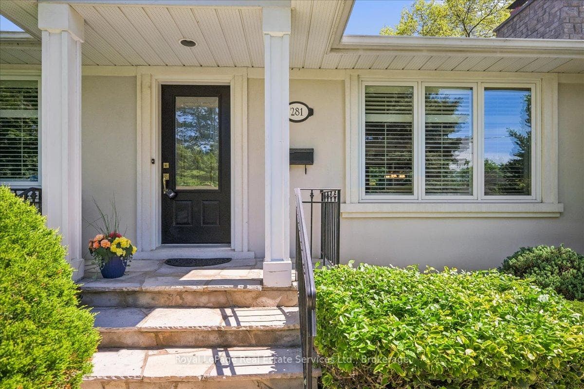 281 Pinehurst Drive - Detached photo 6 of 50 in Oakville, Ontario