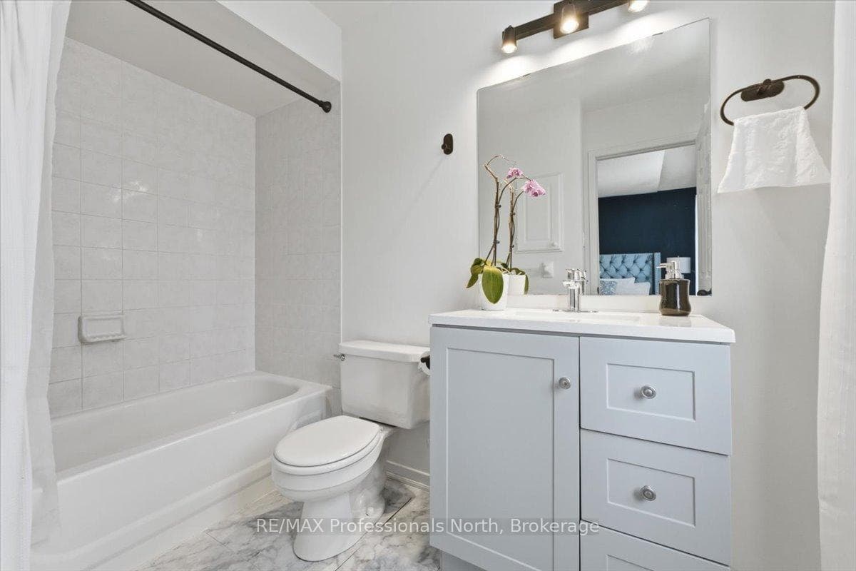 98 Roxton Road - Semi-Detached photo 16 of 28 in Oakville, Ontario