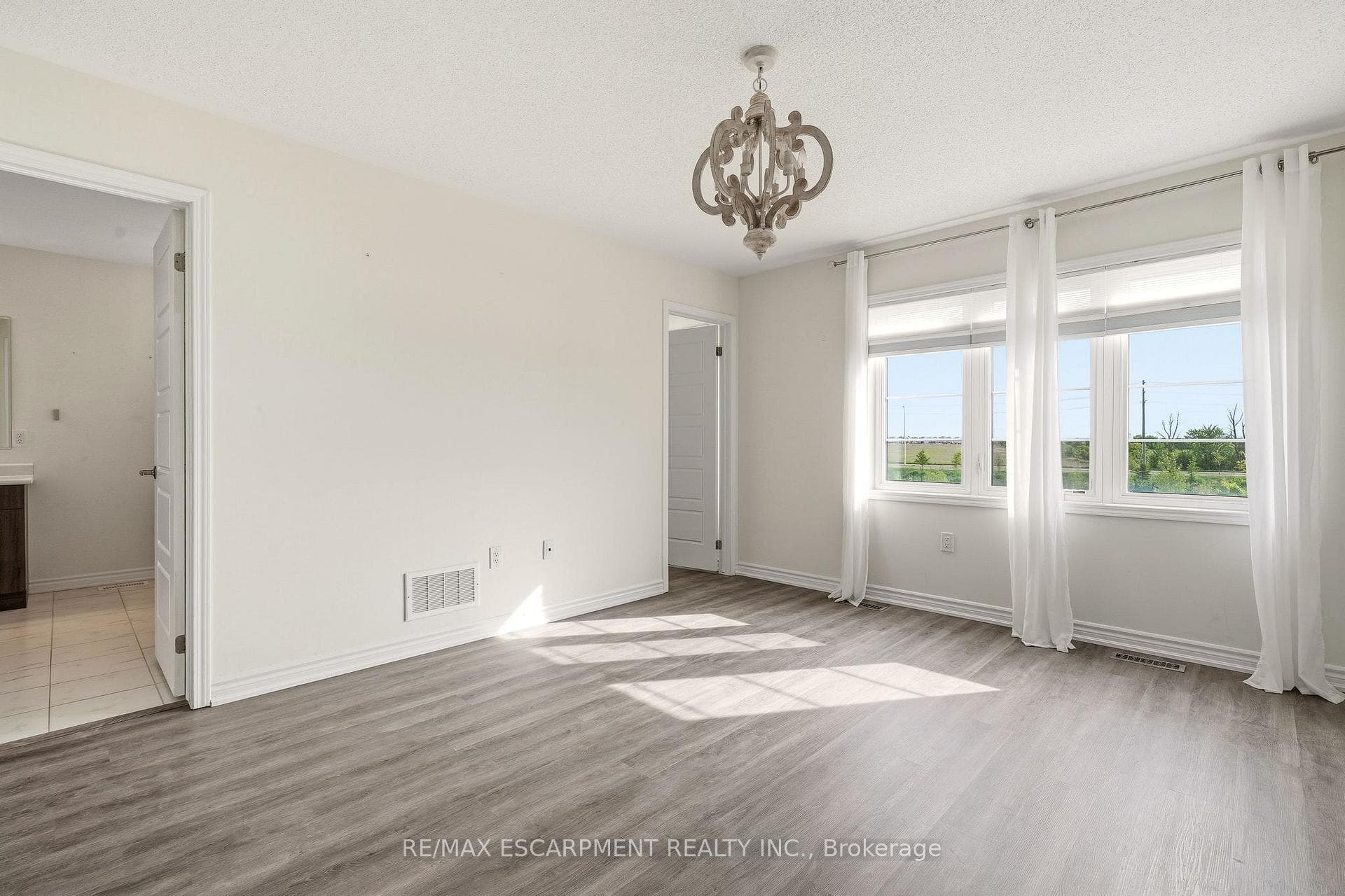 1364 Sycamore Garden - Townhouse photo 25 of 43 in Milton, Ontario