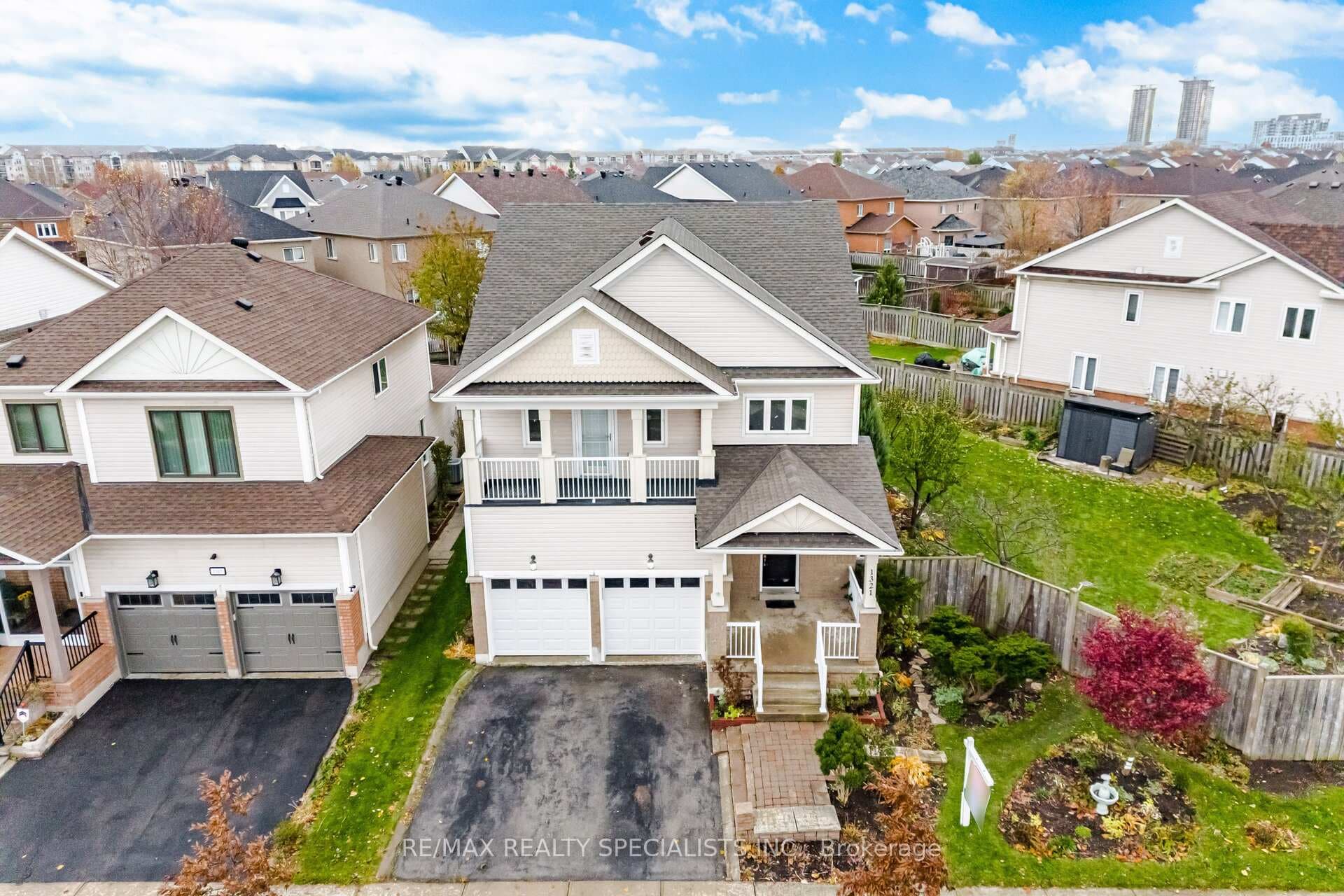 1321 Roper Drive - home for sale in Milton, Ontario