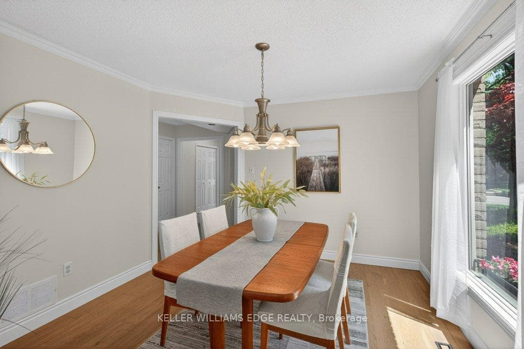 2084 William O'Connell Boulevard - Detached photo 6 of 45 in Burlington, Ontario