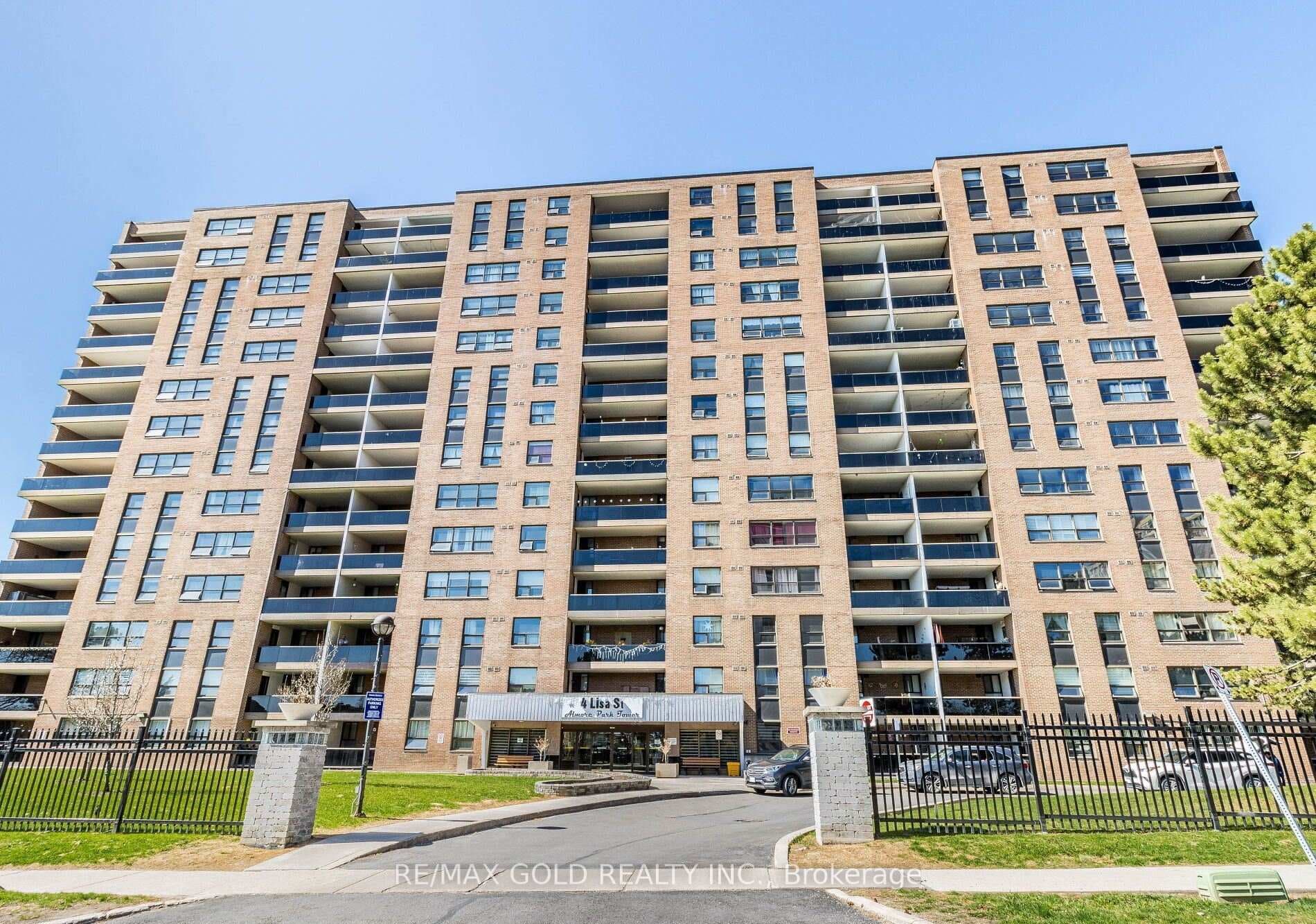 4 Lisa Street Unit 610 - home for sale in Brampton, Ontario