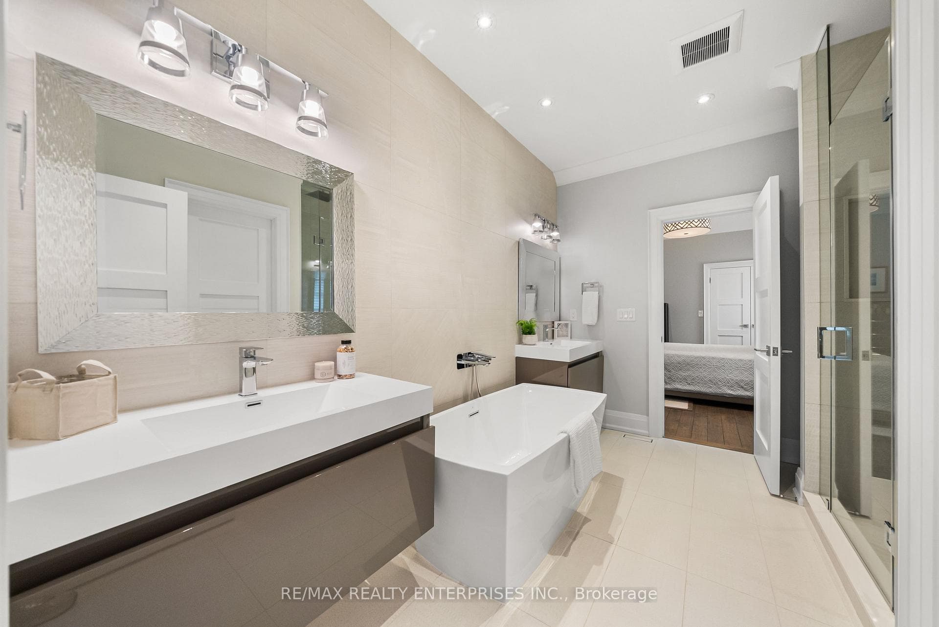 1343 Milton Avenue - Detached photo 24 of 50 in Mississauga, Ontario