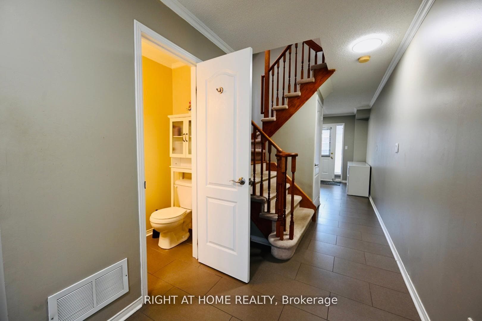 11 West Deane Park Drive Unit 1 - Townhouse photo 15 of 19 in Etobicoke (Islington / Rexdale), Ontario