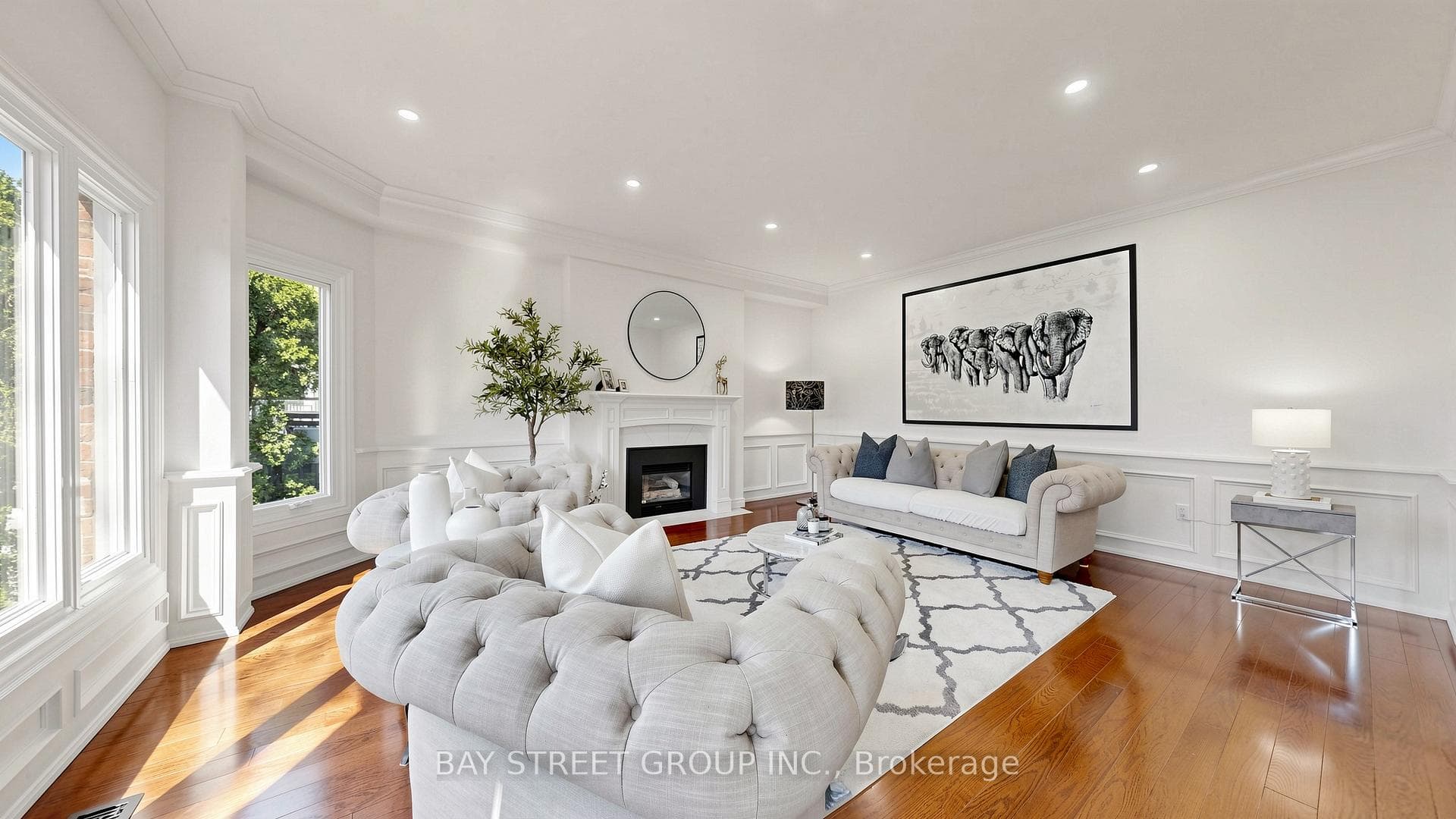 1742 Sir Monty's Drive - Detached photo 5 of 43 in Mississauga, Ontario