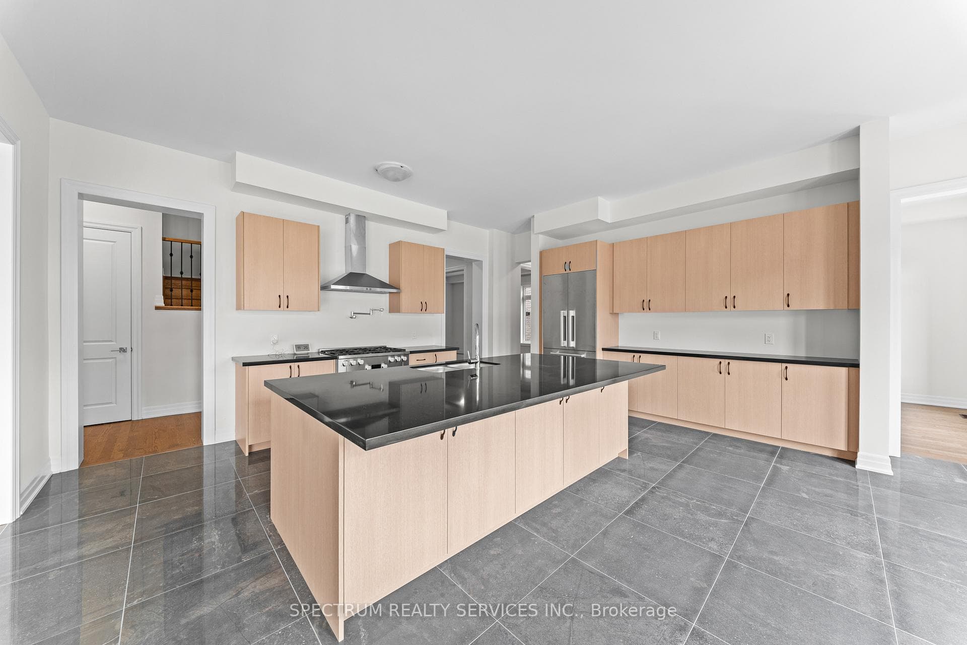 17 Mosswood Trail - Detached photo 12 of 50 in Brampton, Ontario