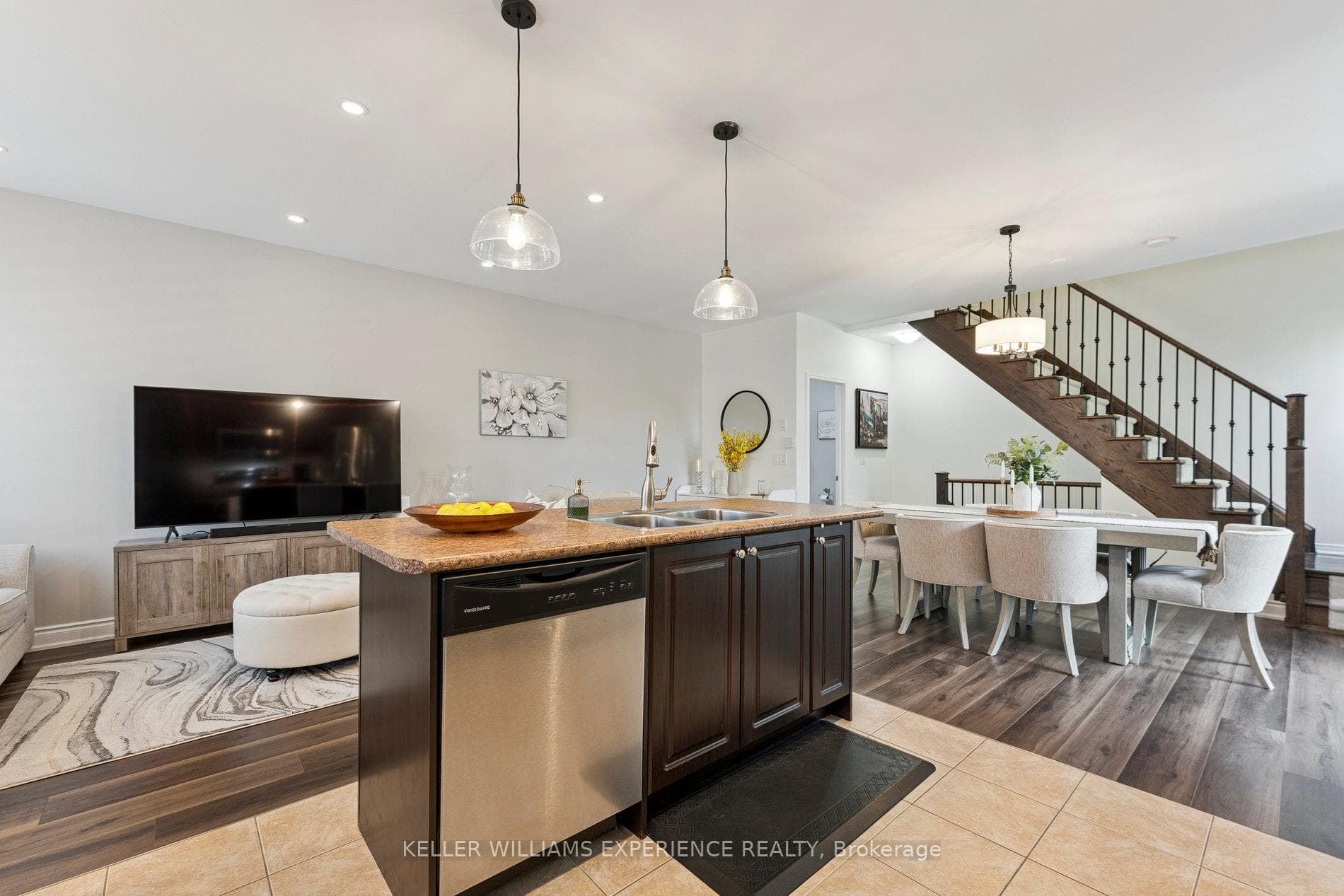 31 Alnwick Avenue - Townhouse photo 17 of 31 in Caledon, Ontario