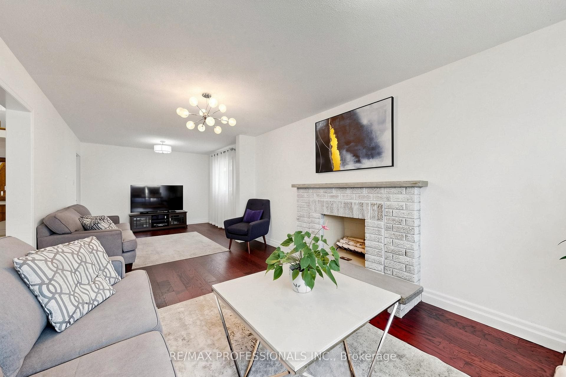 970 Silversmith Drive - Detached photo 13 of 50 in Mississauga, Ontario