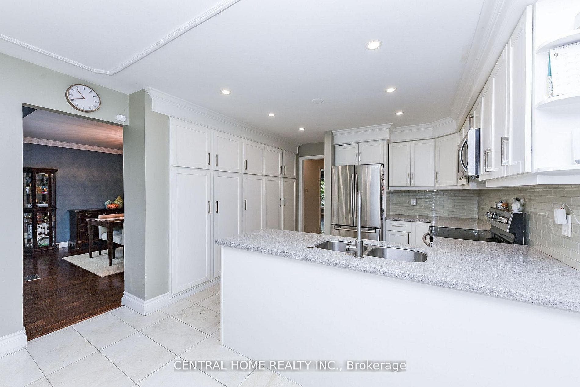 4 Robaldon Road - Detached photo 14 of 40 in Etobicoke (Islington / Rexdale), Ontario