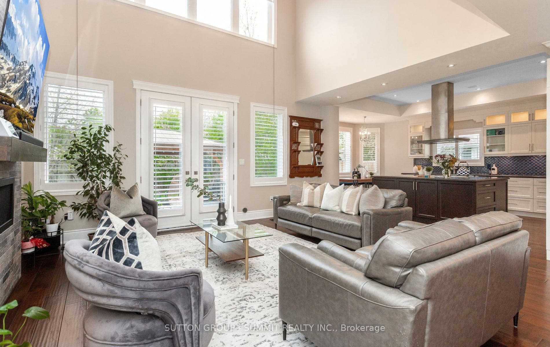 121 Ringwood Road - Detached photo 12 of 49 in Oakville, Ontario