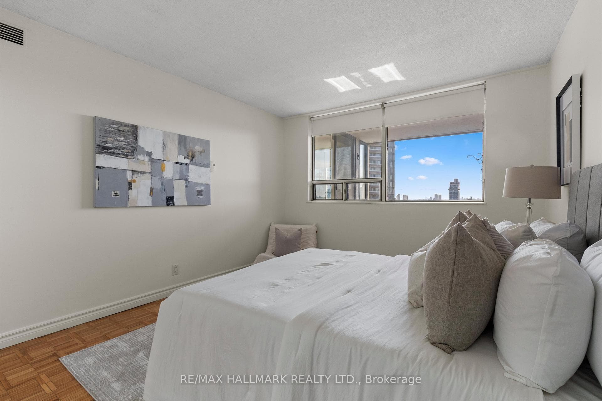 914 Yonge Street Unit 1506 - Condo photo 14 of 26 in Annex / Yorkville / Summerhill, Ontario