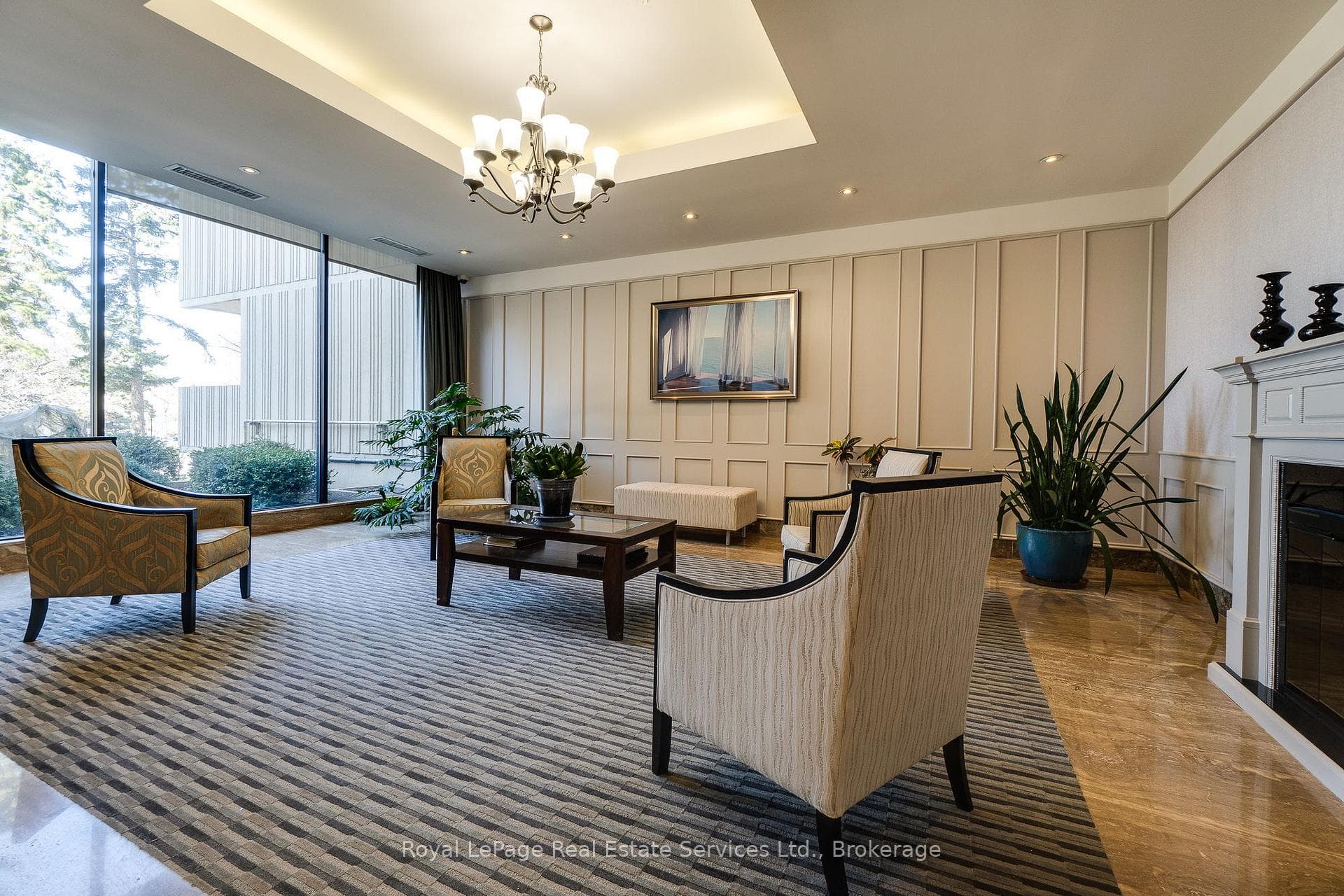 1359 White Oaks Boulevard Unit 1810 - Condo photo 3 of 32 in Oakville, Ontario