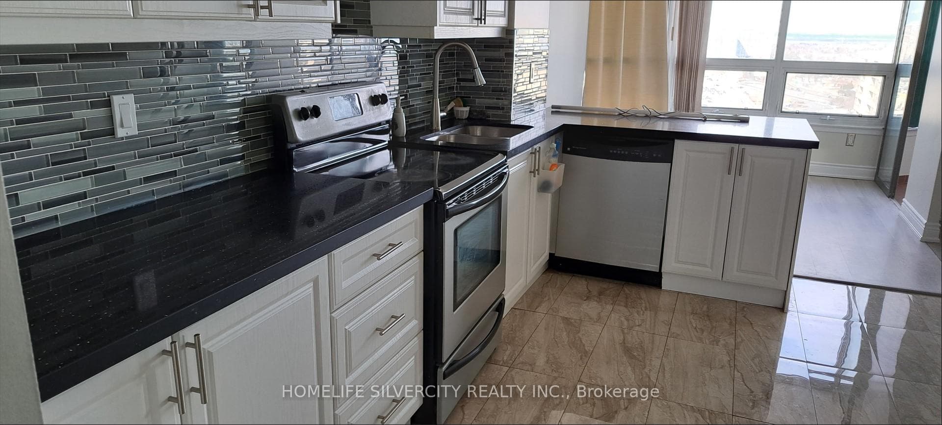 8 Lisa Street Unit 1804 - Condo photo 10 of 49 in Brampton, Ontario
