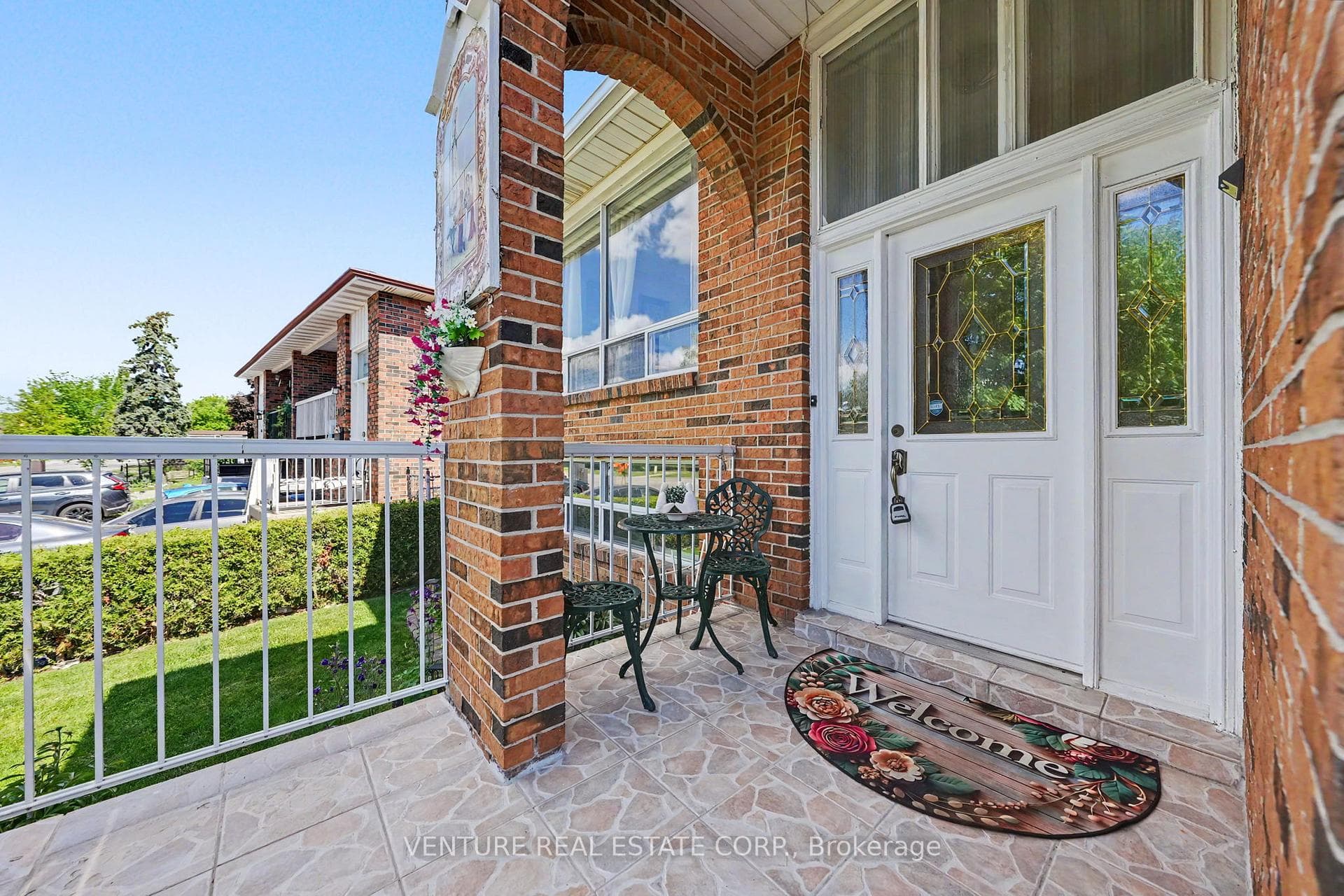 346 Centre Street - Detached photo 6 of 50 in Brampton, Ontario