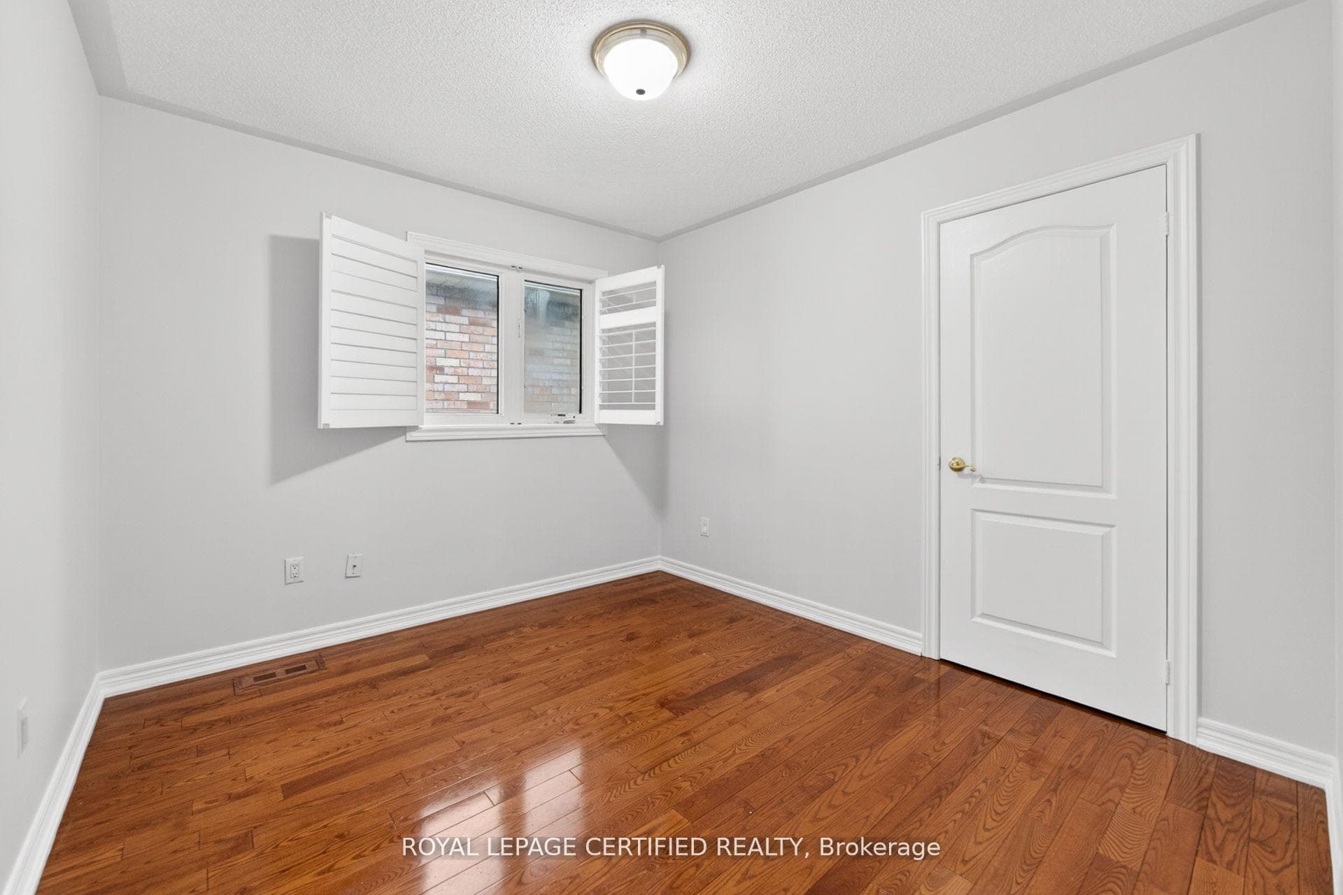 643 Garden Walk - Detached photo 32 of 50 in Mississauga, Ontario