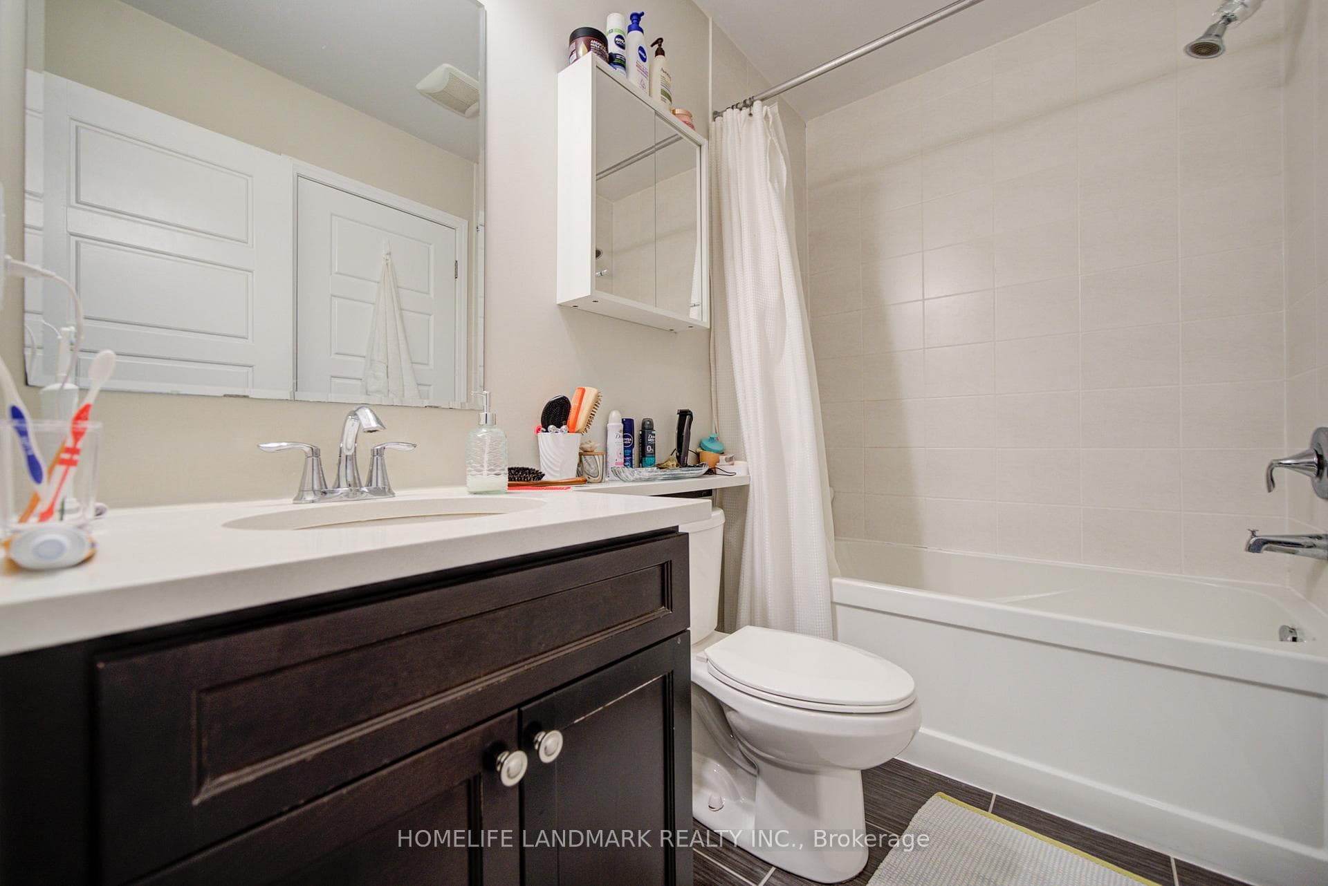 3086 Mistletoe Gardens - Townhouse photo 23 of 38 in Oakville, Ontario