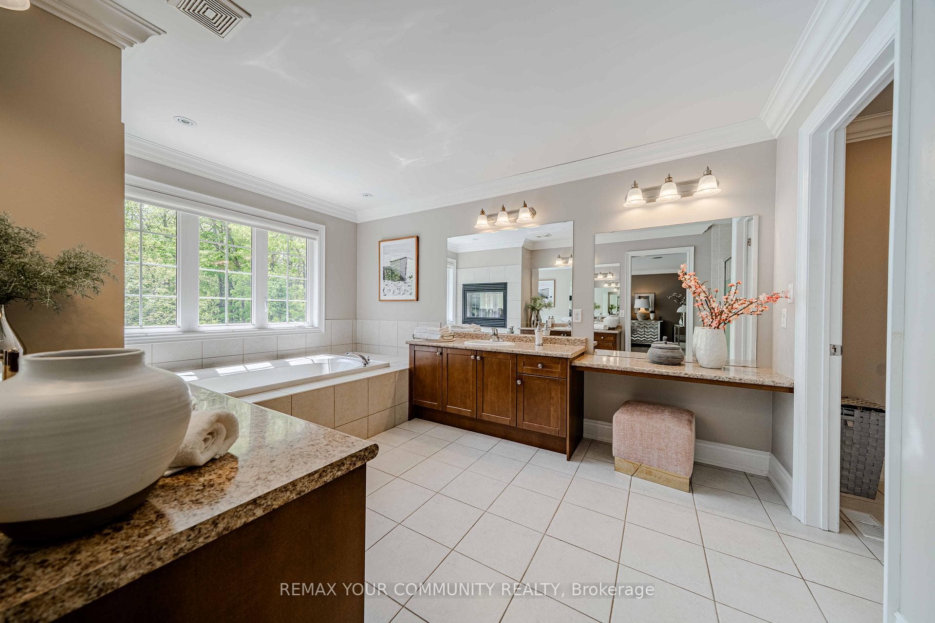 3447 Liptay Avenue - Detached photo 24 of 50 in Oakville, Ontario