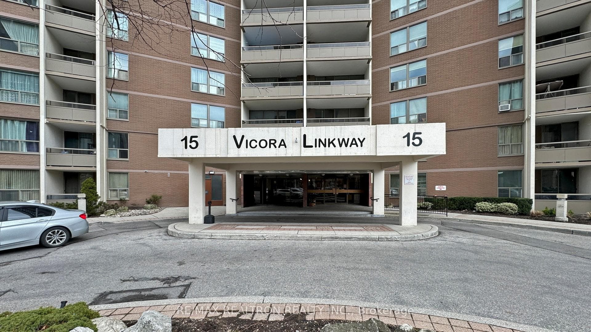 15 Vicora Linkway N/A Unit 903 - Condo photo 4 of 30 in Flemingdon Park / Don Mills, Ontario