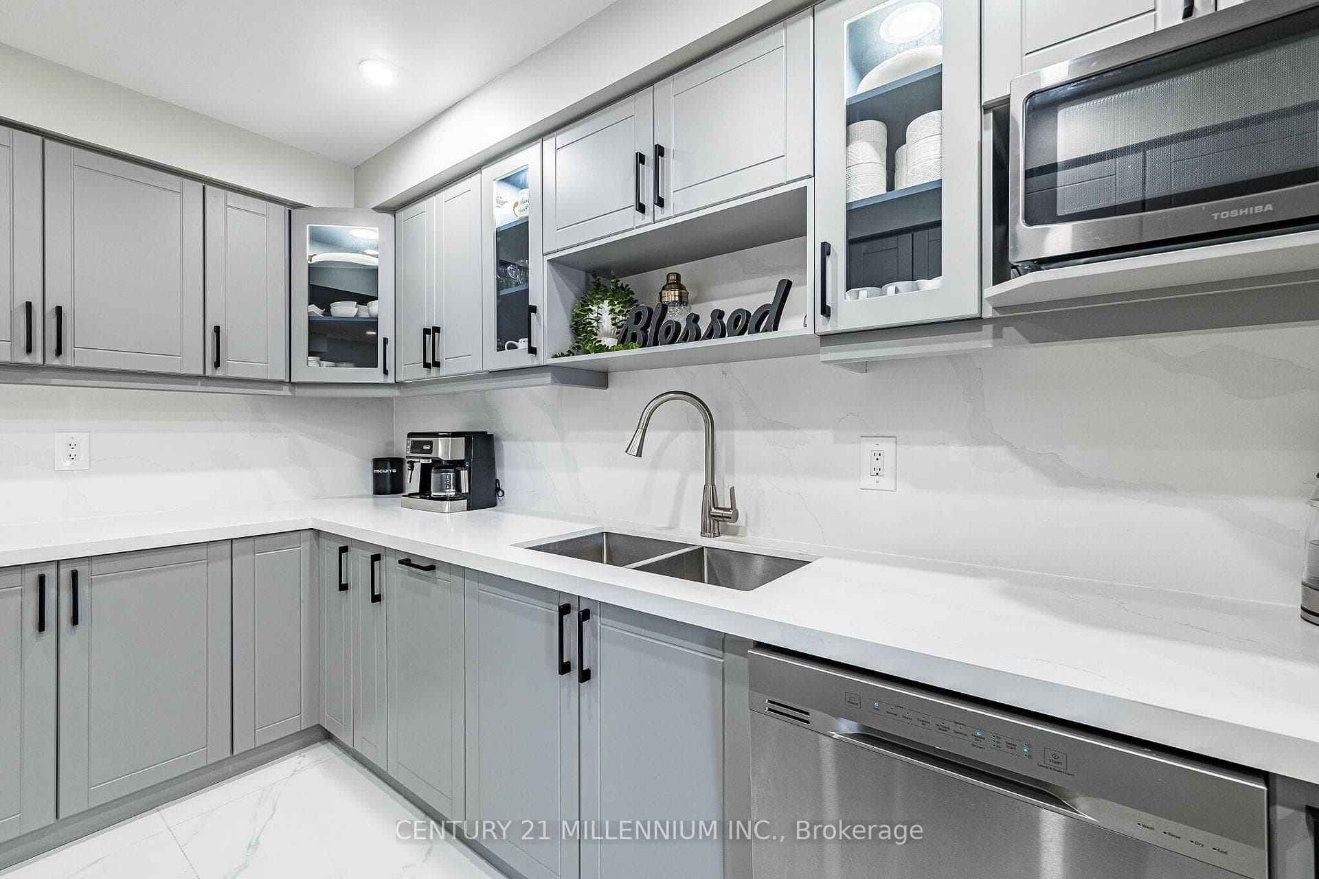 100 Monaco Court - Townhouse photo 11 of 50 in Brampton, Ontario