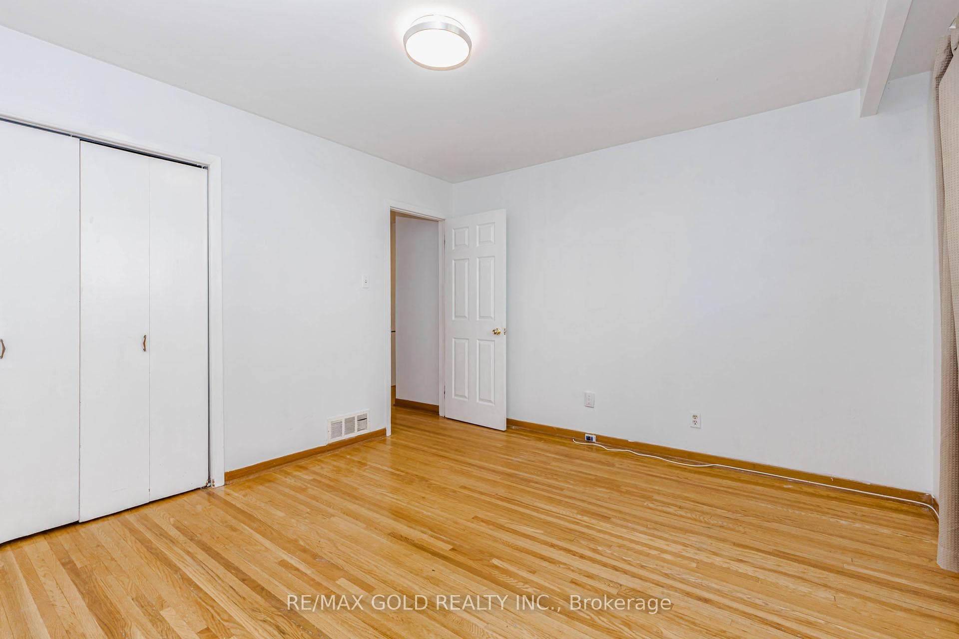38 Achill Crescent - Semi-Detached photo 28 of 50 in Mississauga, Ontario