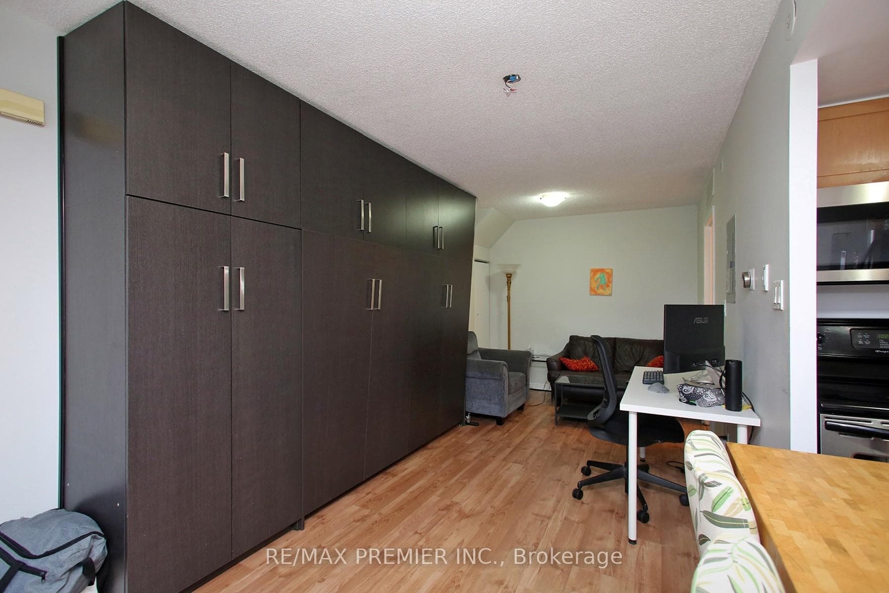 22 Western Battery Road Unit 109 - Condo photo 8 of 20 in Downtown Toronto / Waterfront, Ontario