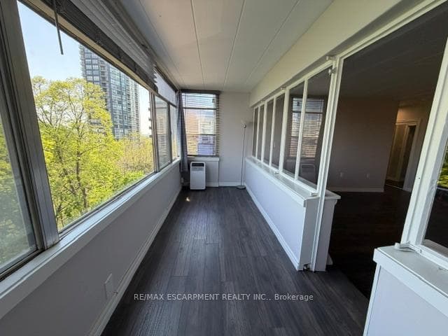 107 St. Joseph's Drive Unit 404 - Condo photo 10 of 29 in Hamilton, Ontario