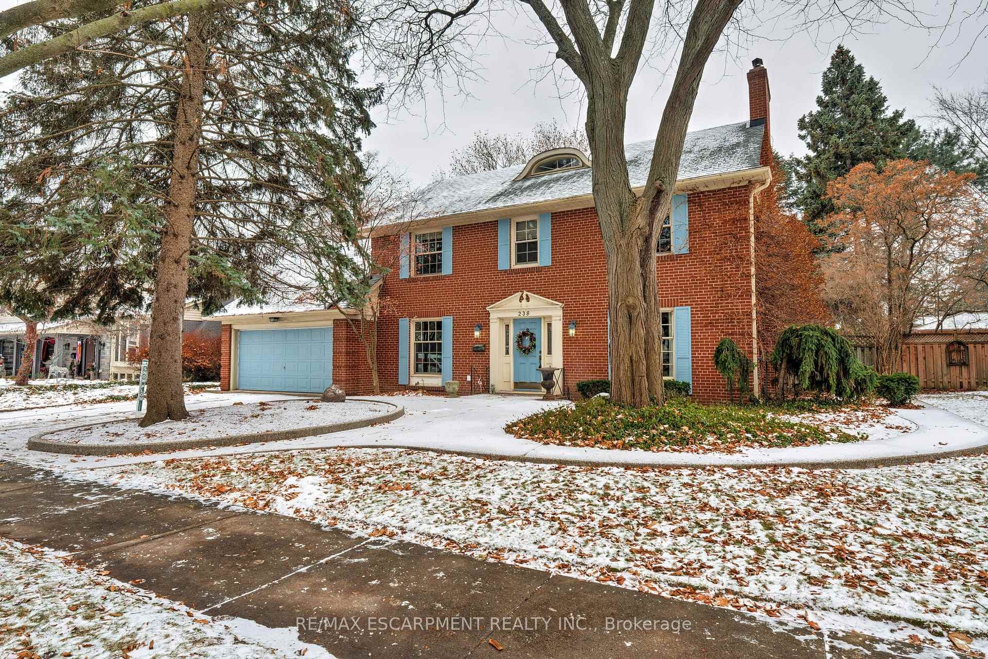 238 Penn Drive - home for sale in Burlington, Ontario