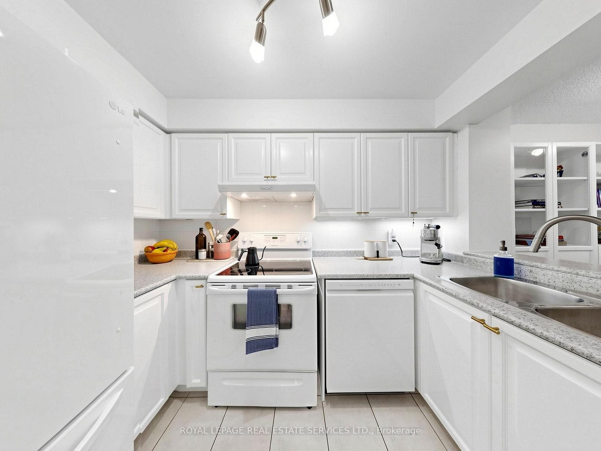 398 Eglinton Avenue Unit 203 - Condo photo 20 of 45 in Leaside / Davisville, Ontario